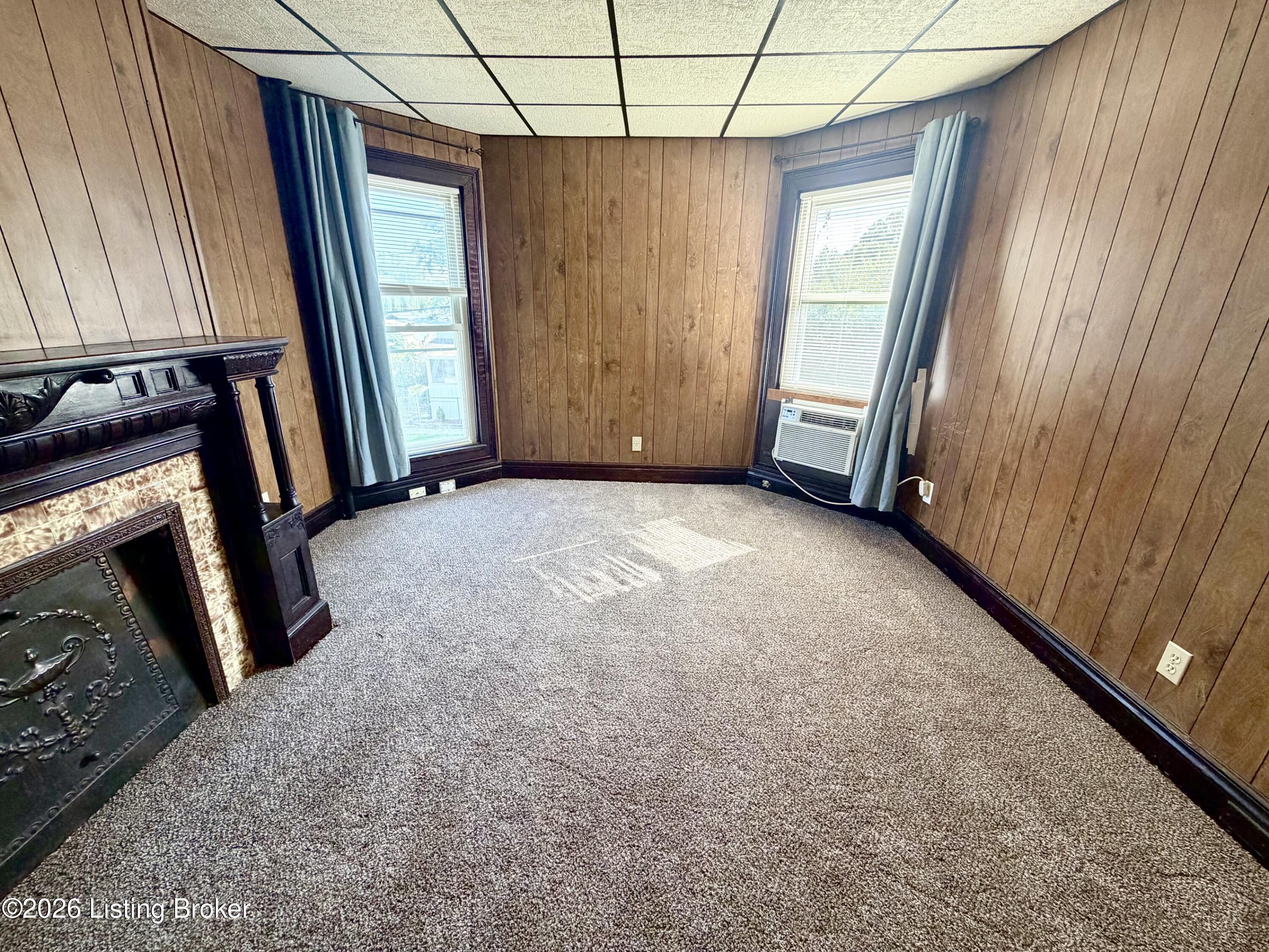 1847 E Oak St 4 Property Photo 2
