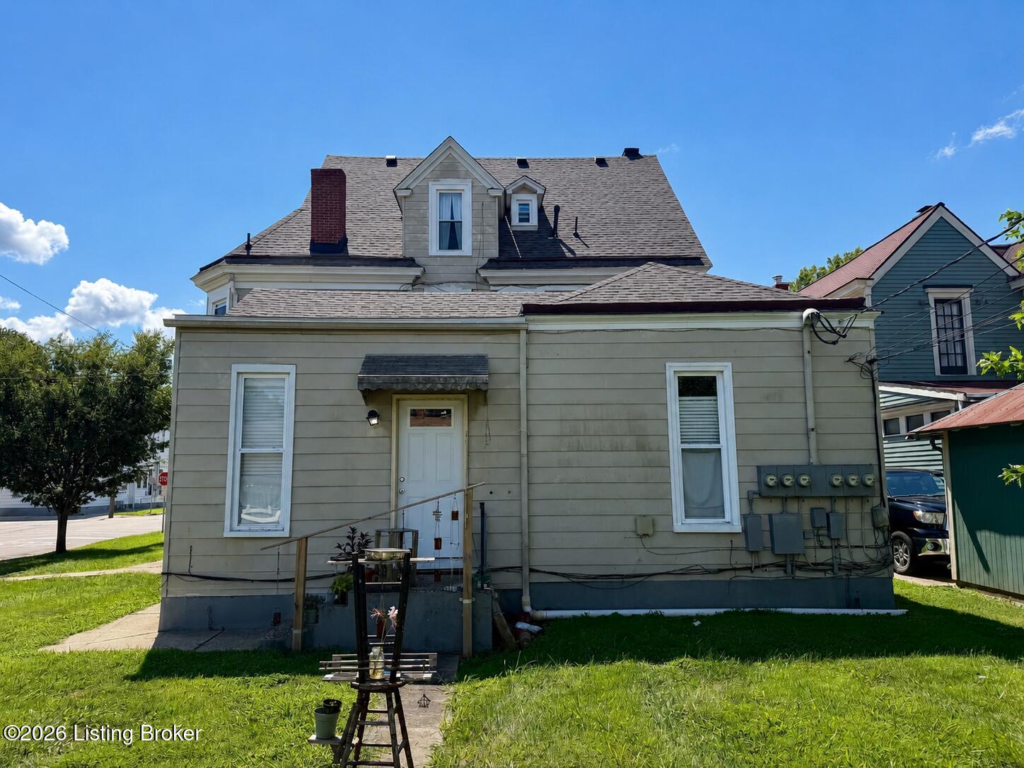 1847 E Oak St 4 Property Photo 8
