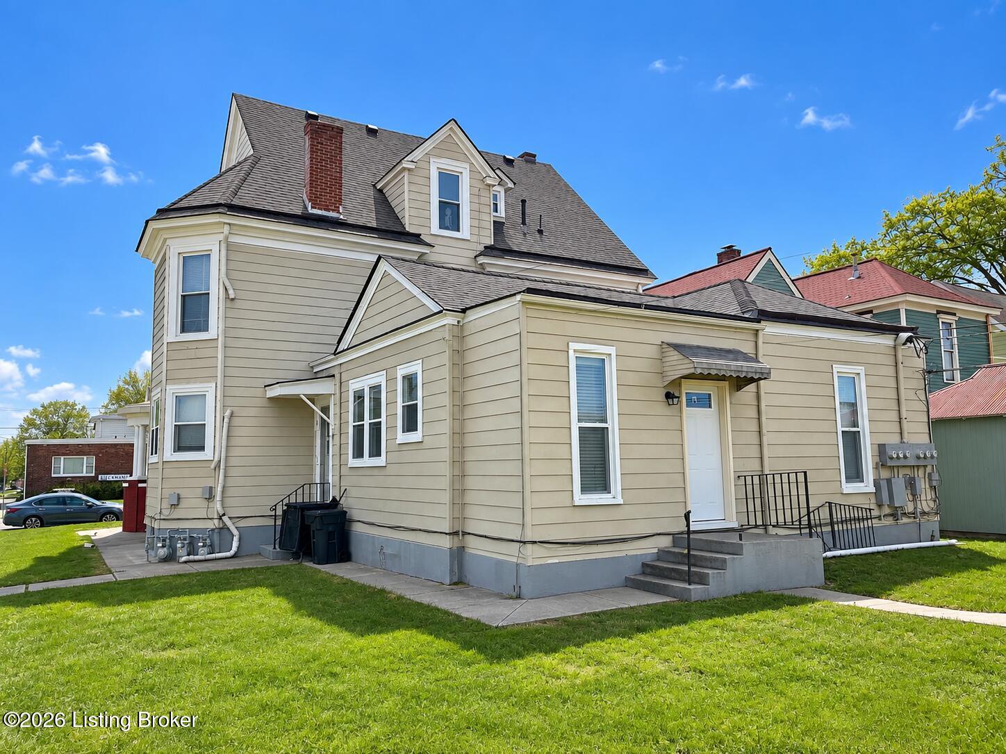 1847 E Oak St 4 Property Photo 8