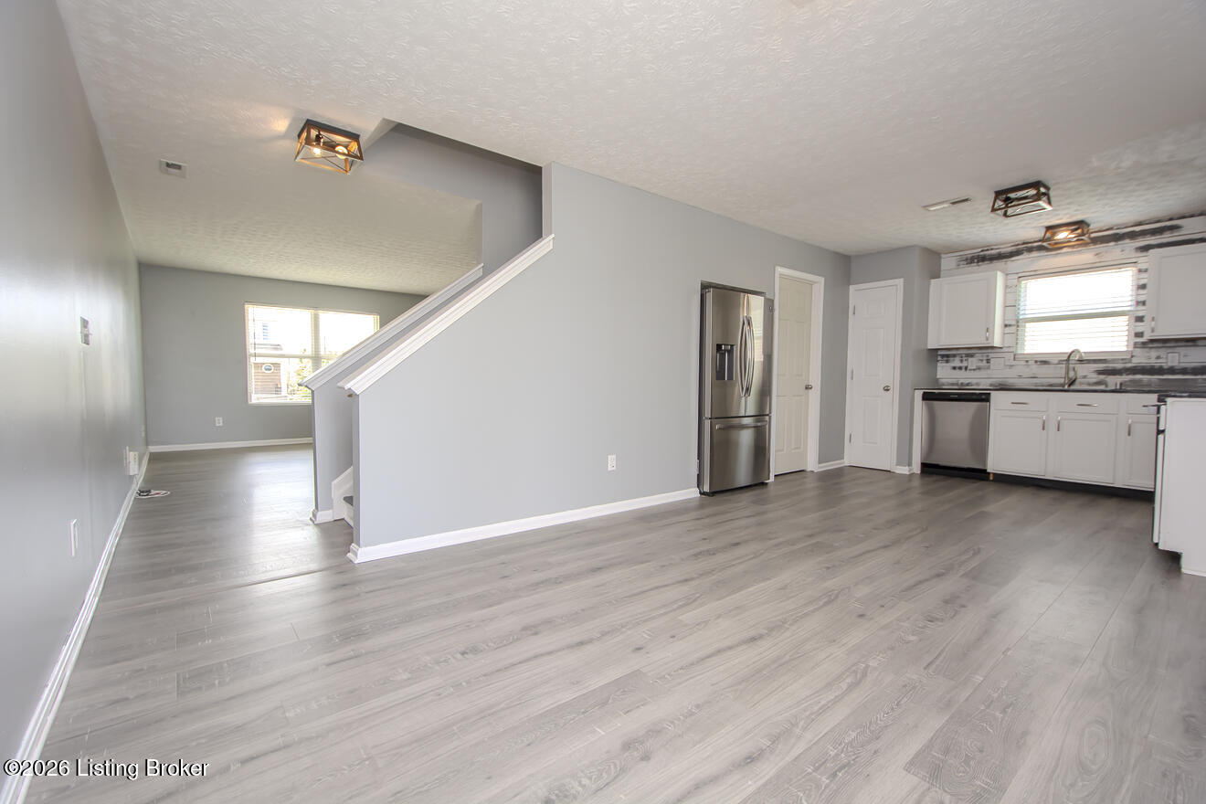 4030 Firestone Way Property Photo 9