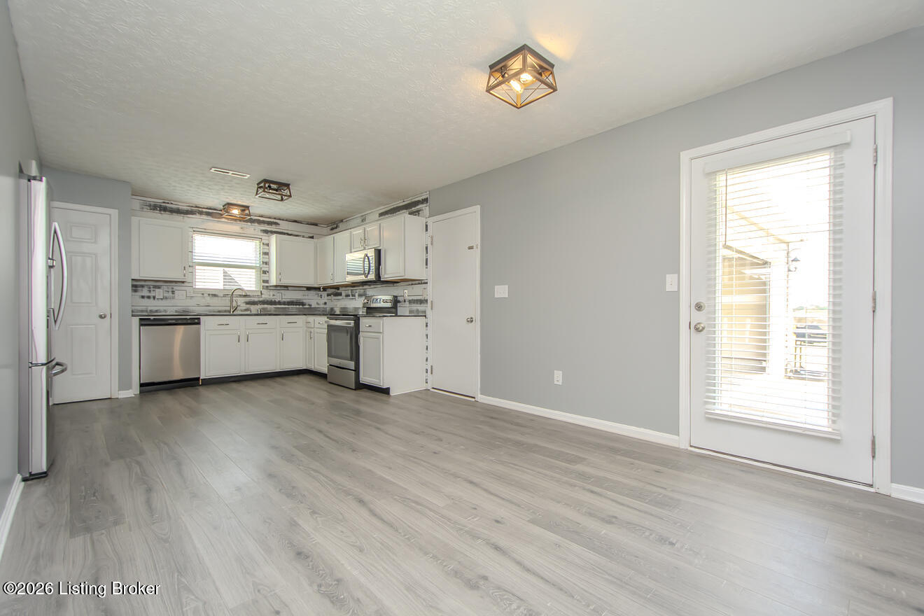 4030 Firestone Way Property Photo 11