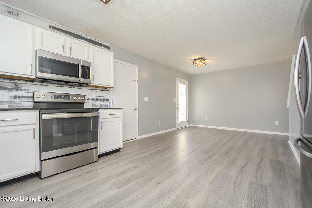 4030 Firestone Way Property Photo 14