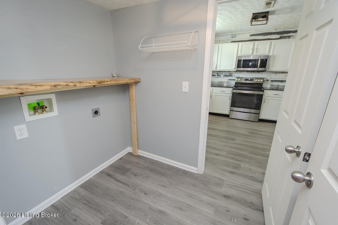 4030 Firestone Way Property Photo 16