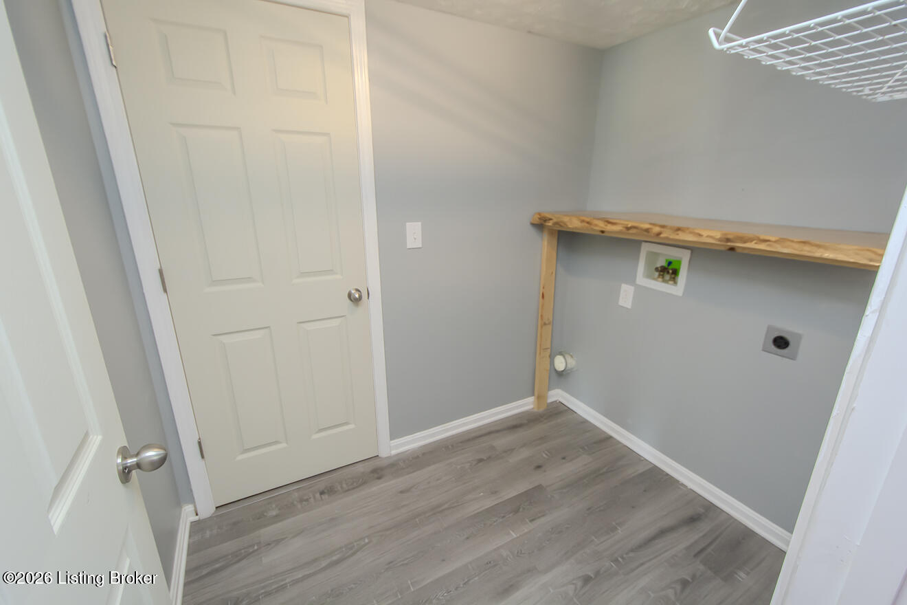 4030 Firestone Way Property Photo 17