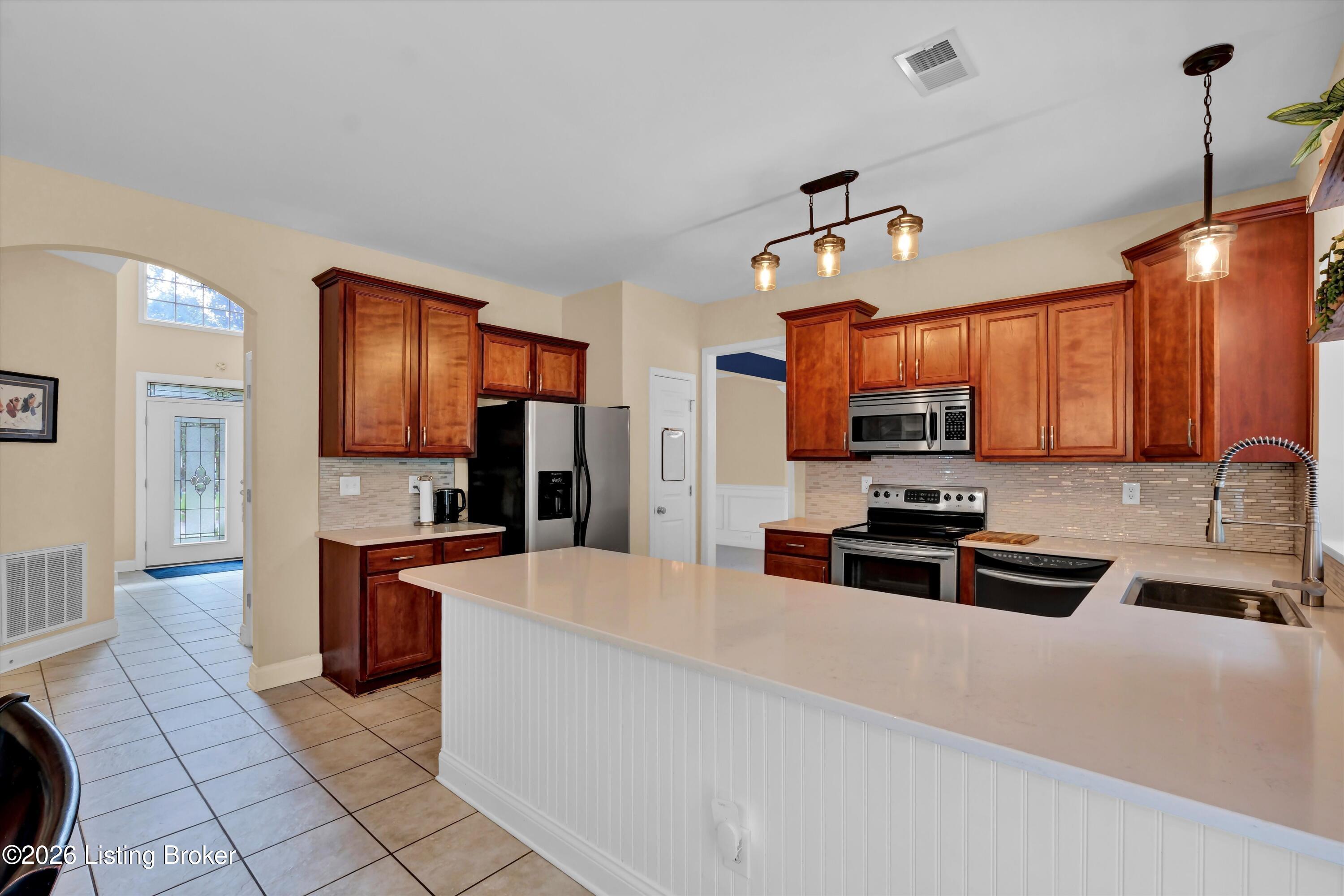 8823 Gentlewind Way Property Photo 9