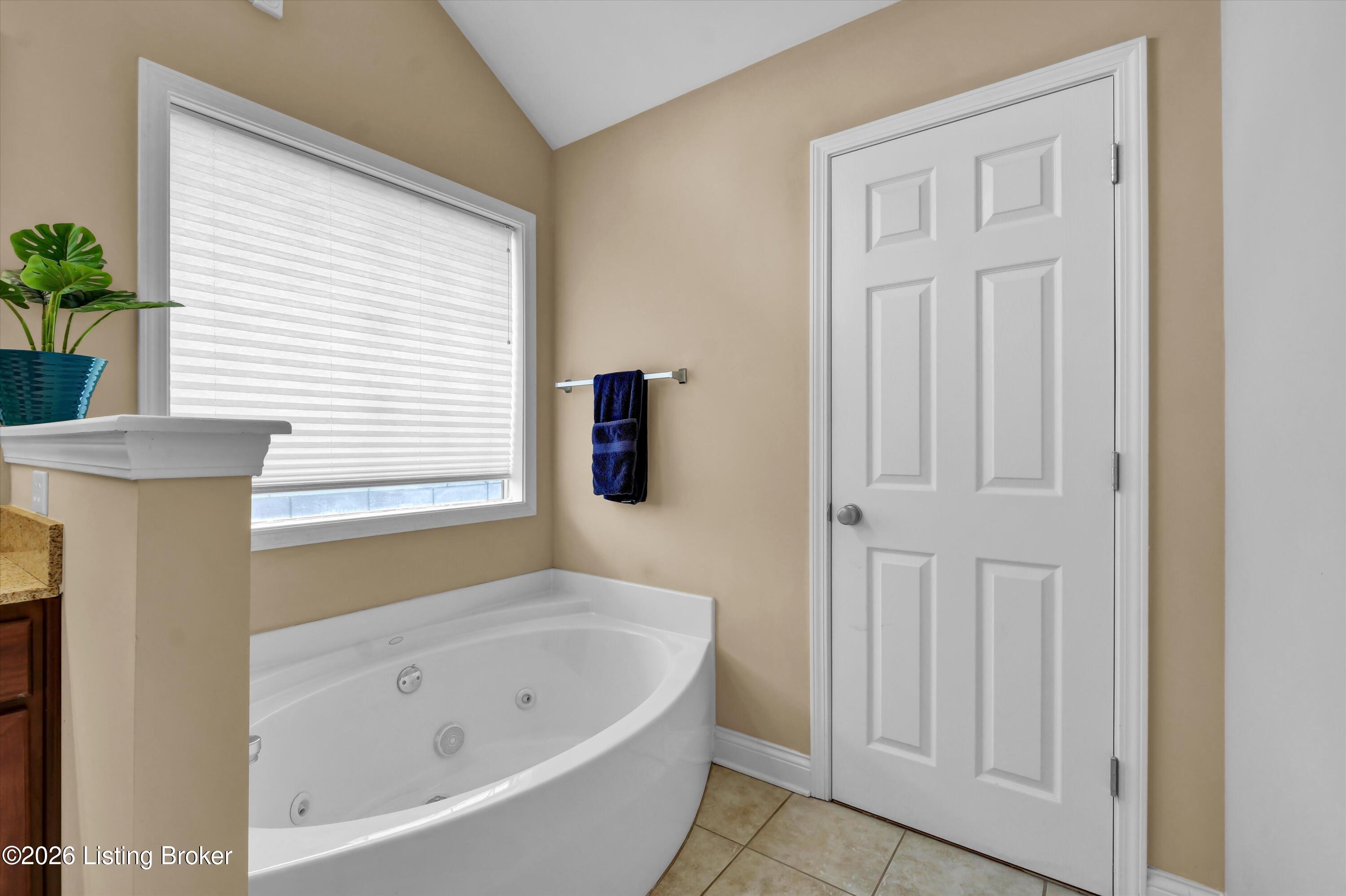 8823 Gentlewind Way Property Photo 17