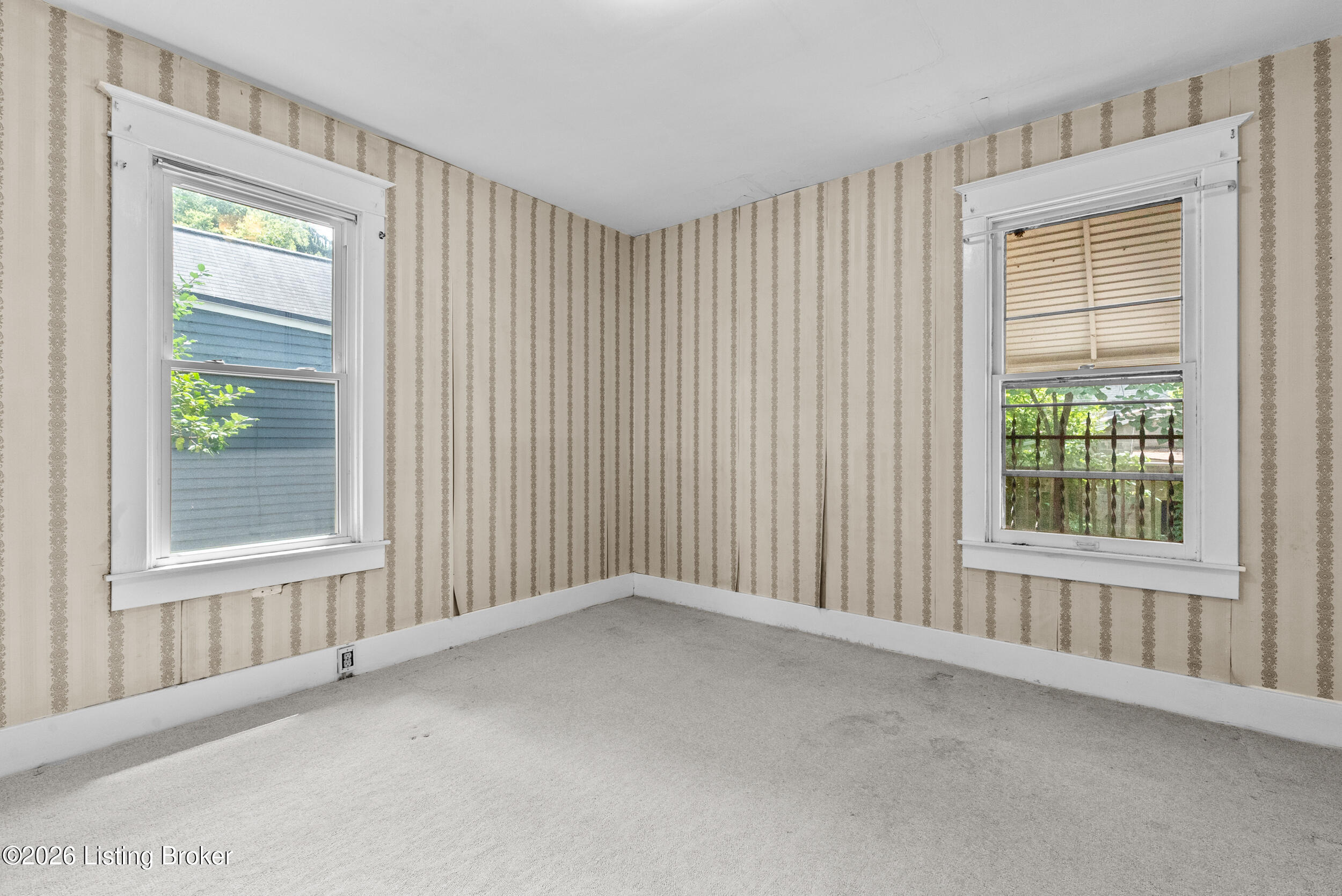 122 N Bayly Ave Property Photo 23