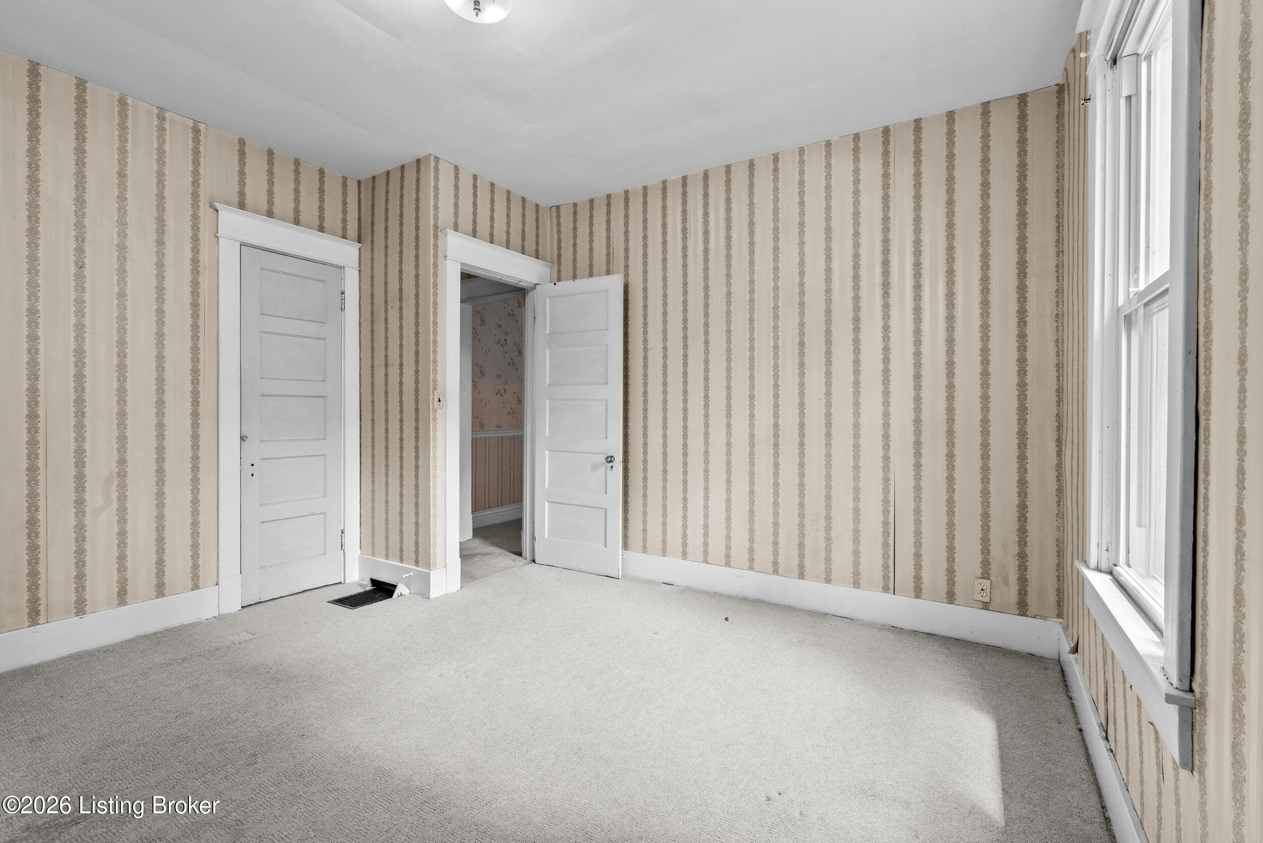 122 N Bayly Ave Property Photo 24