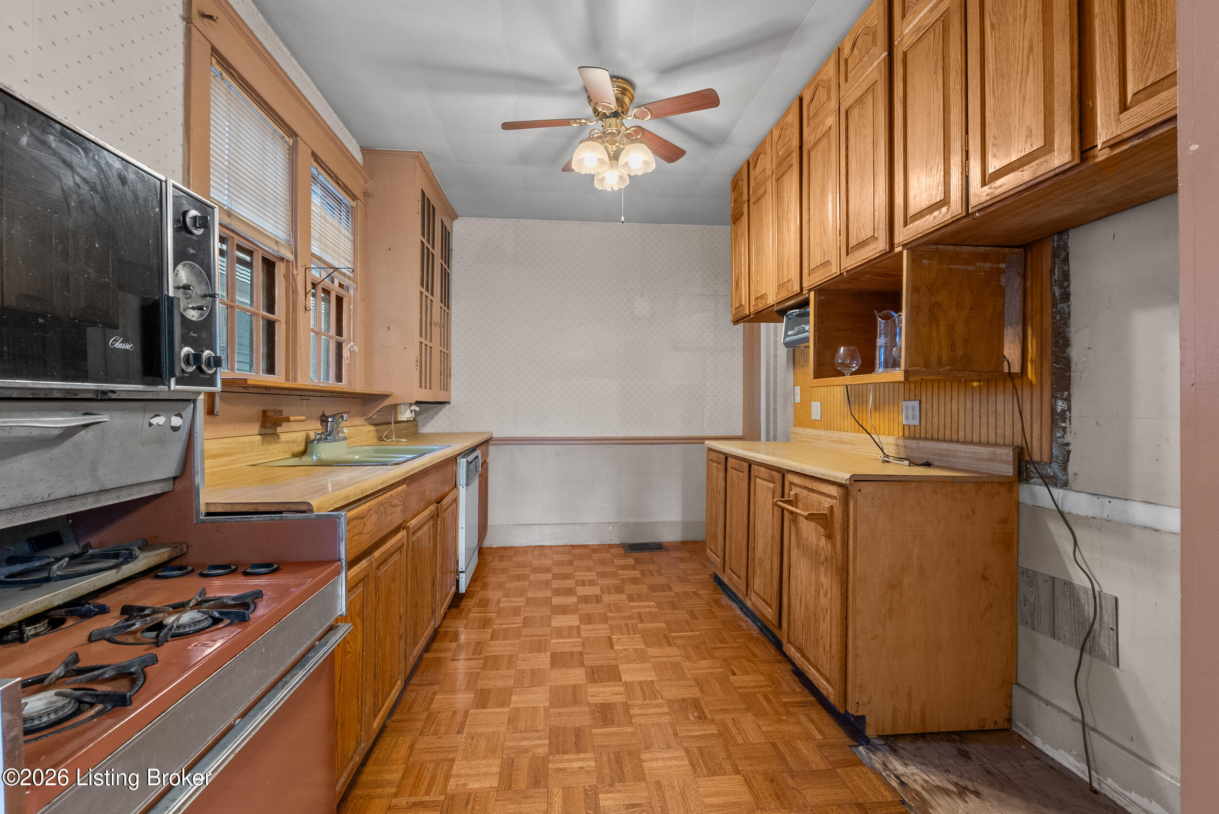 122 N Bayly Ave Property Photo 28