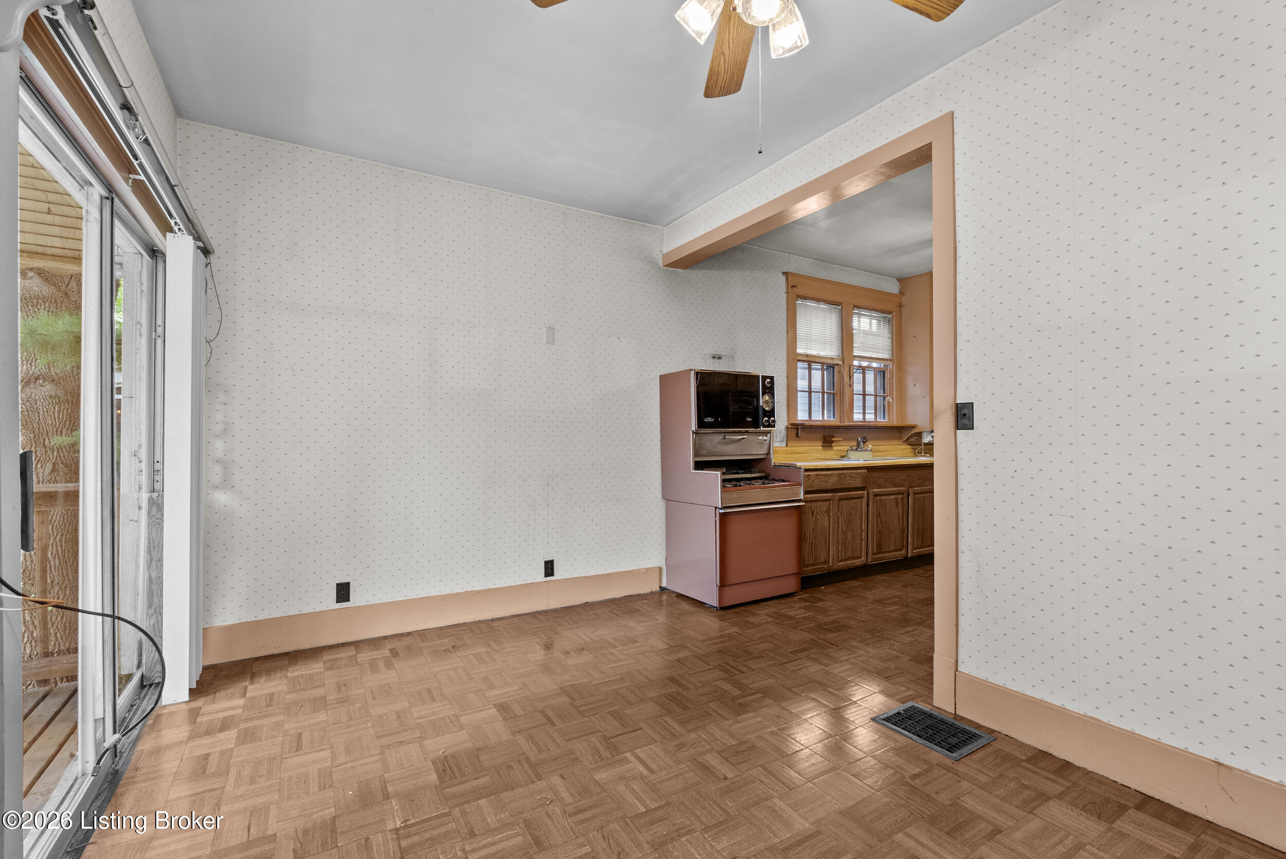 122 N Bayly Ave Property Photo 30