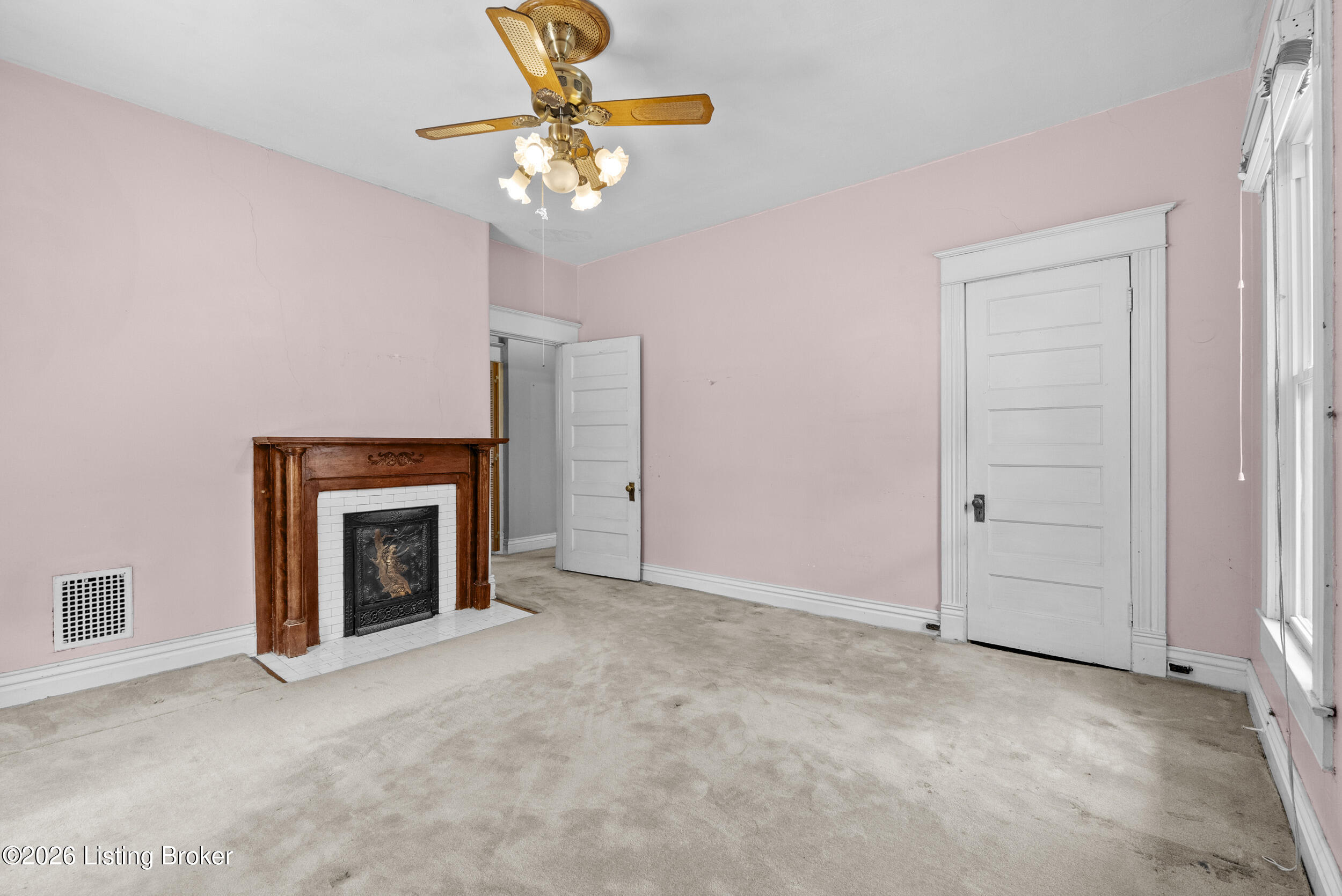 122 N Bayly Ave Property Photo 40