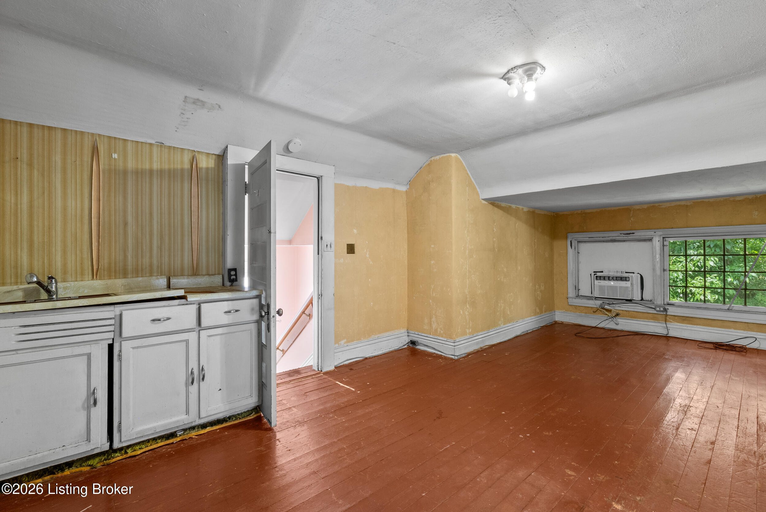 122 N Bayly Ave Property Photo 48