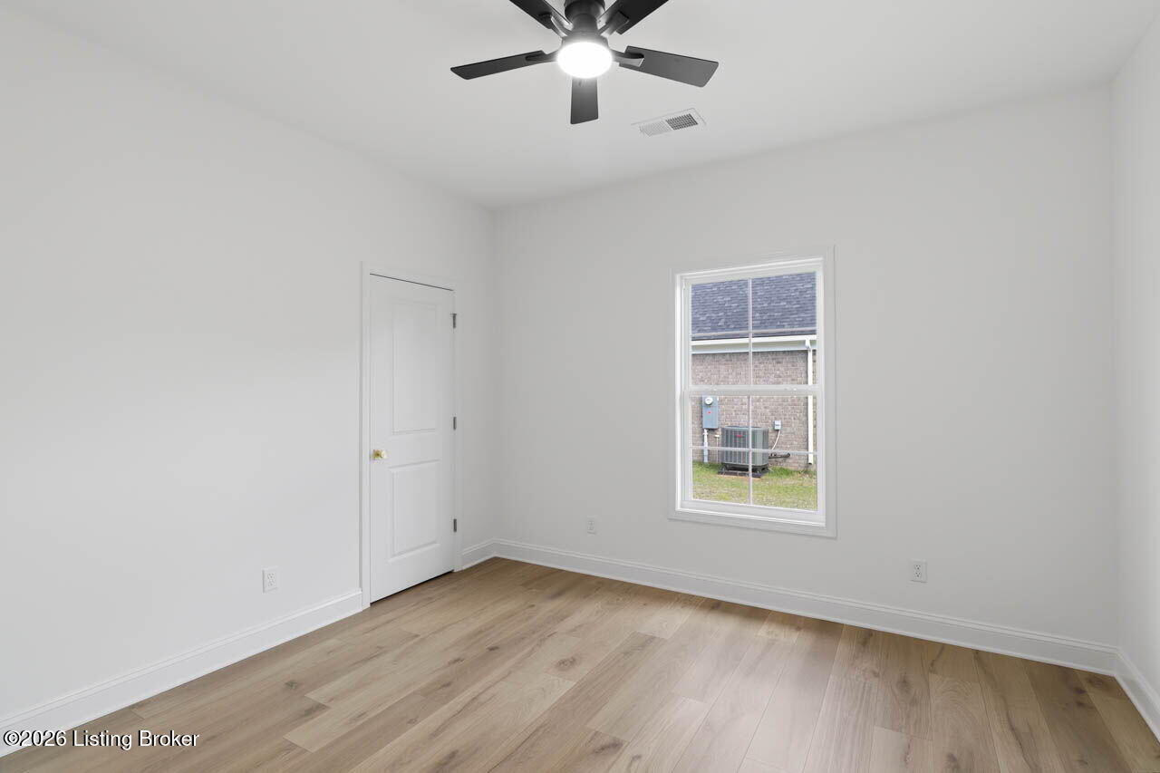 113 Freeman Ave Property Photo 16