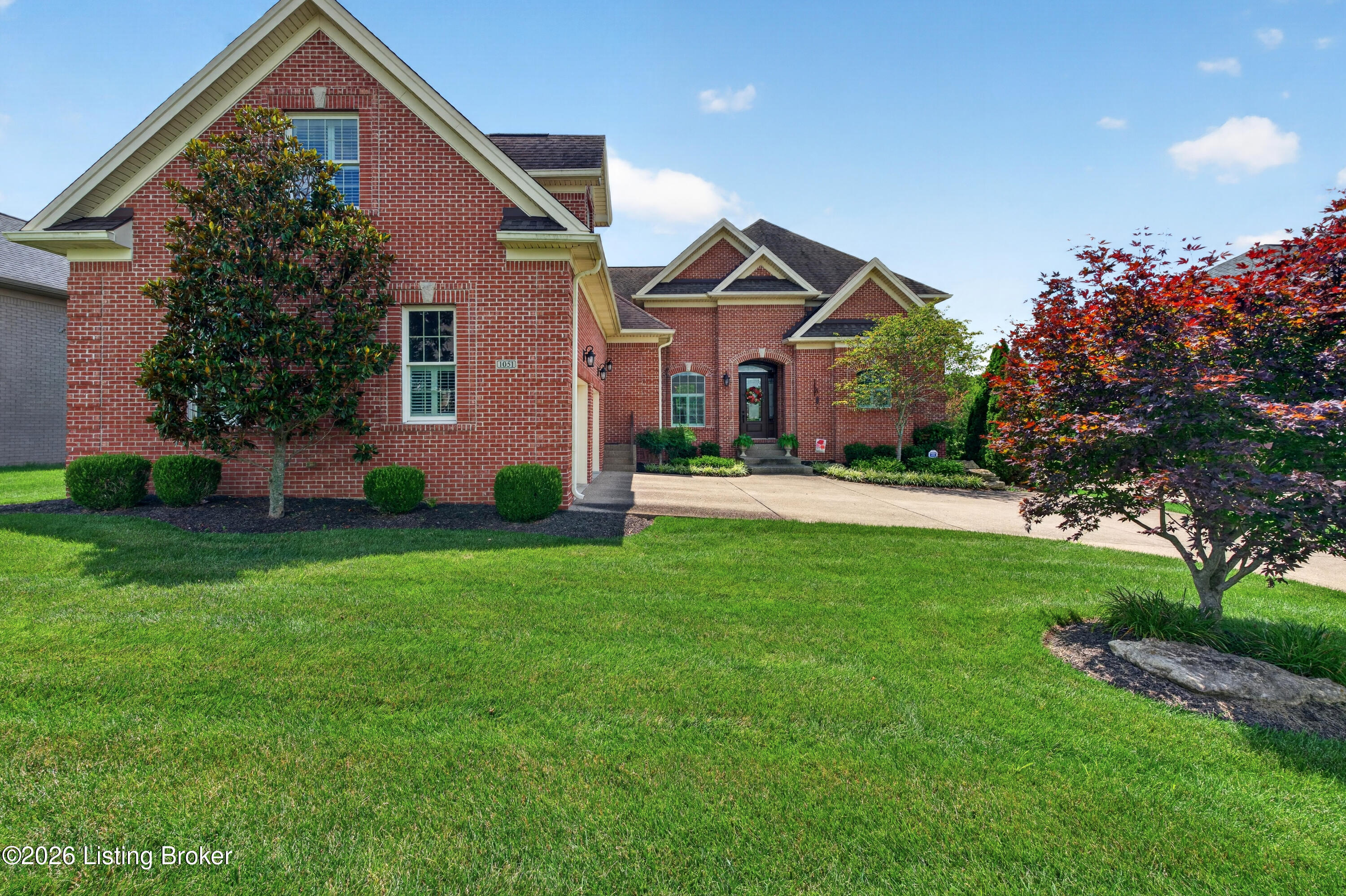 1051 Champions Cir Property Photo 3