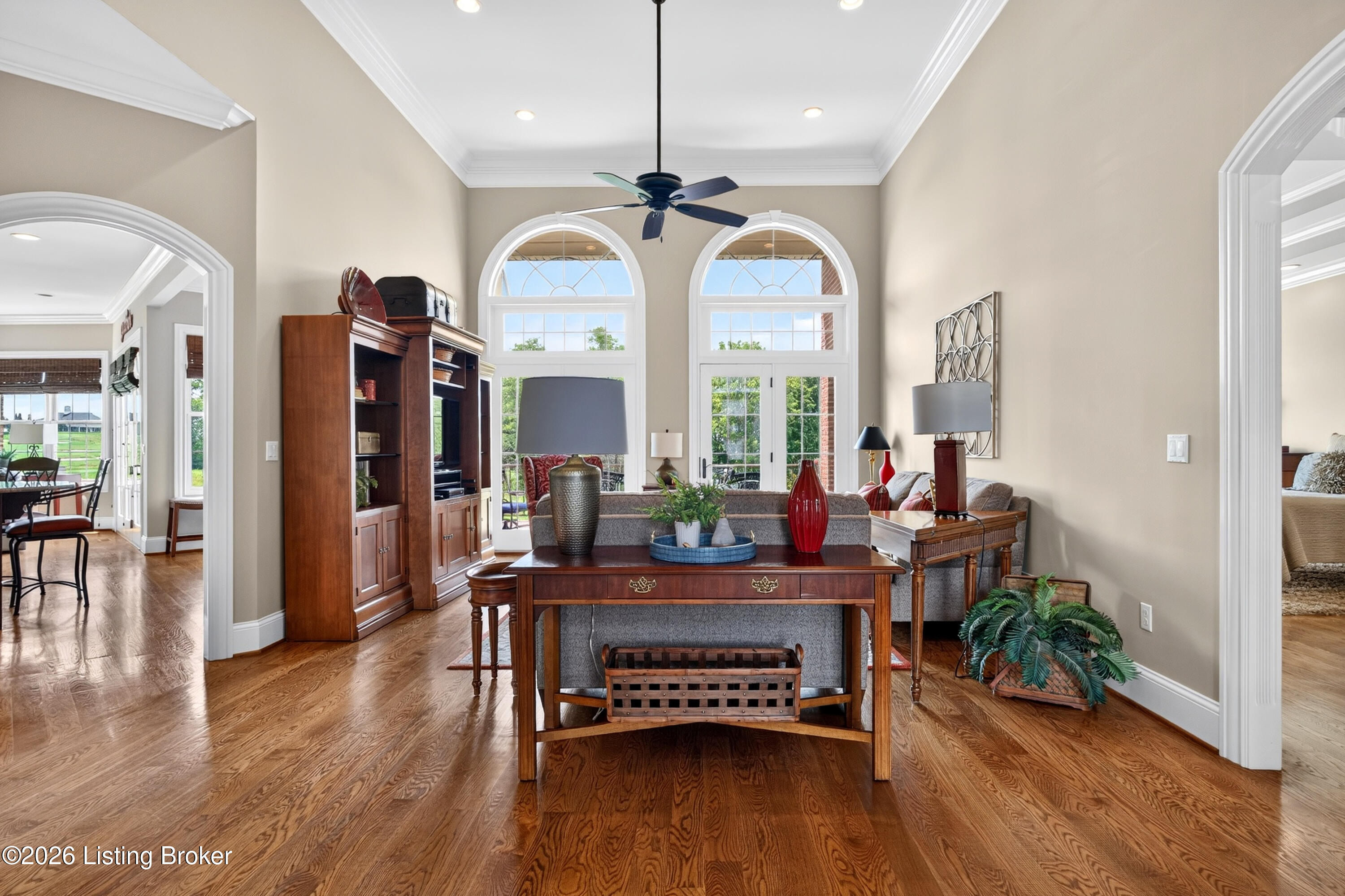 1051 Champions Cir Property Photo 4