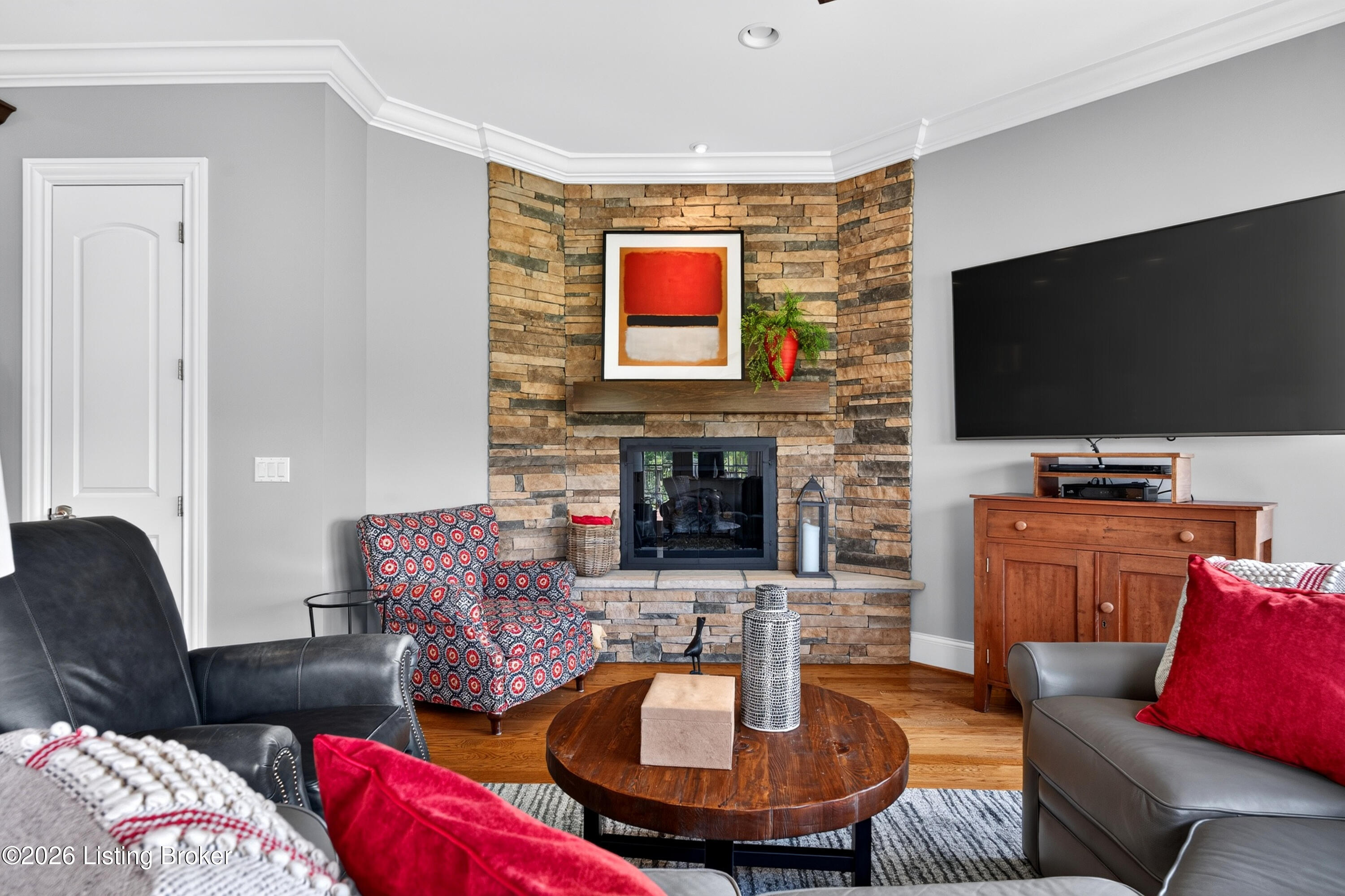 1051 Champions Cir Property Photo 17