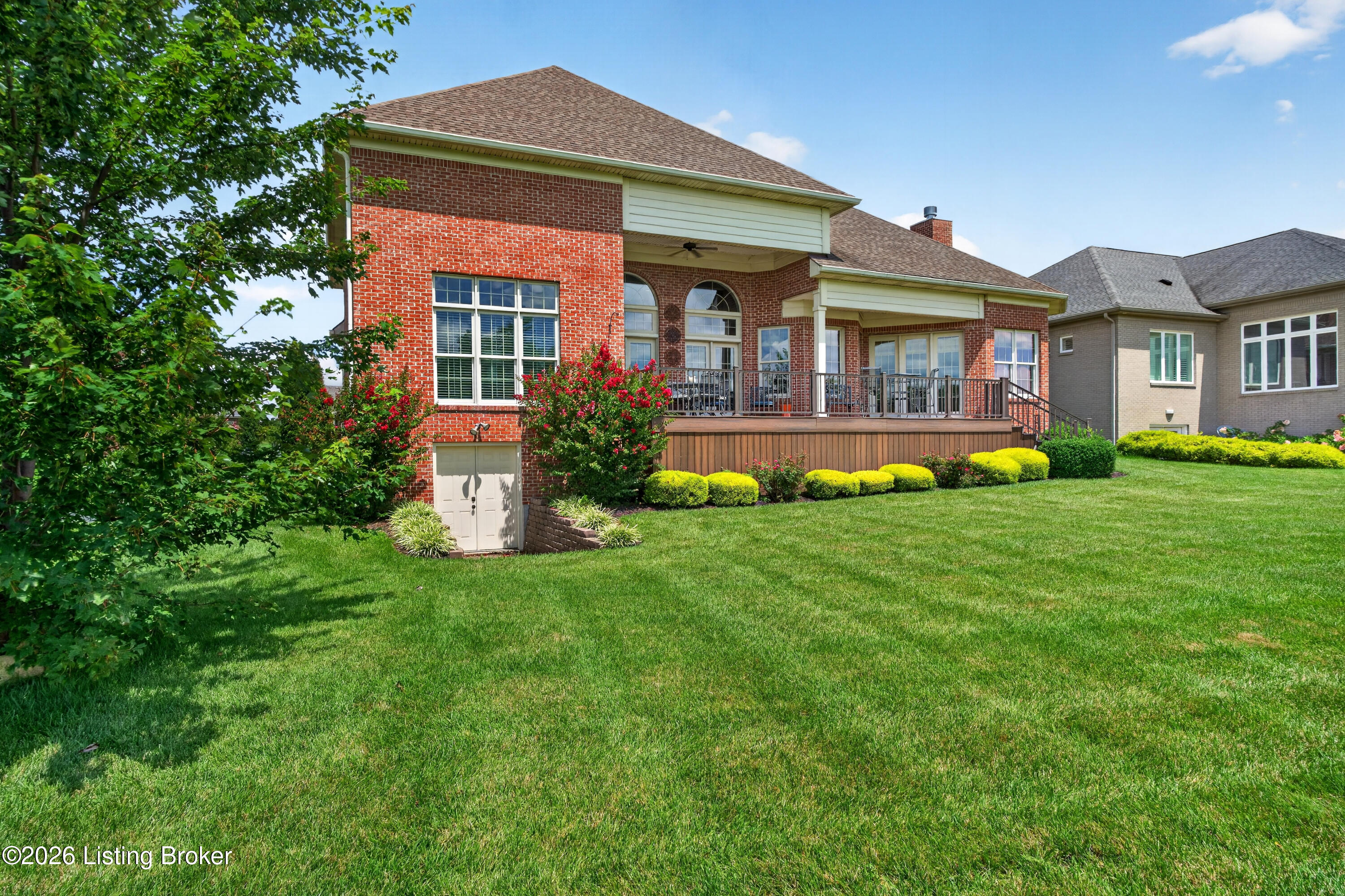 1051 Champions Cir Property Photo 38