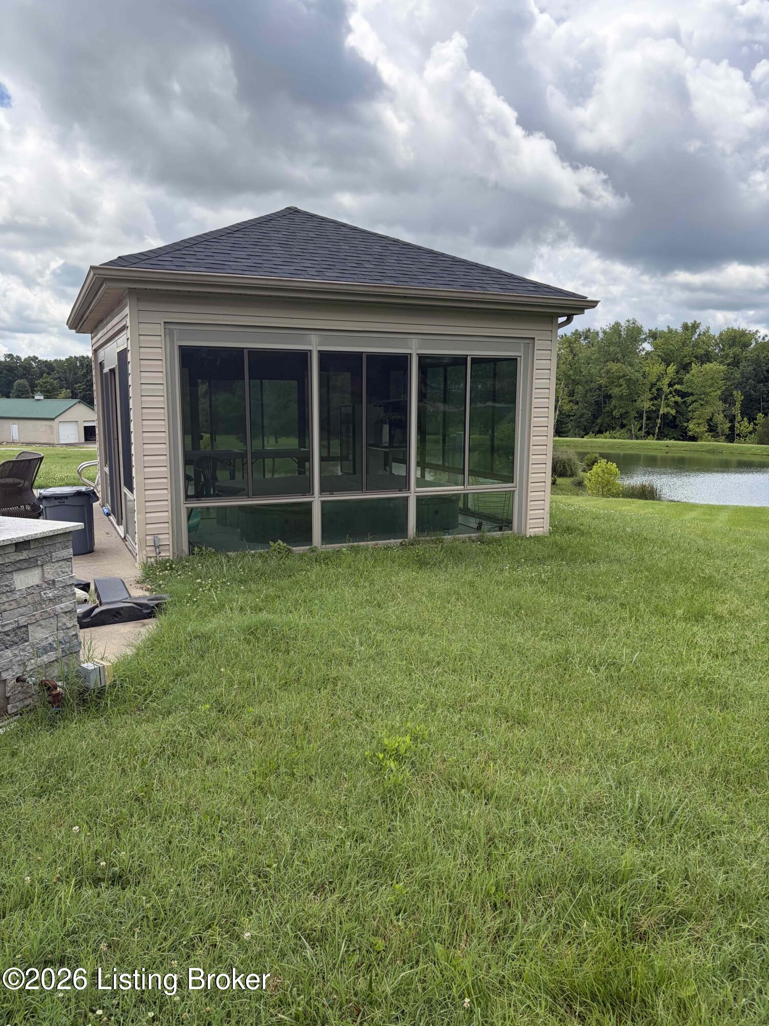 18708 Shelbyville Rd Property Photo 33