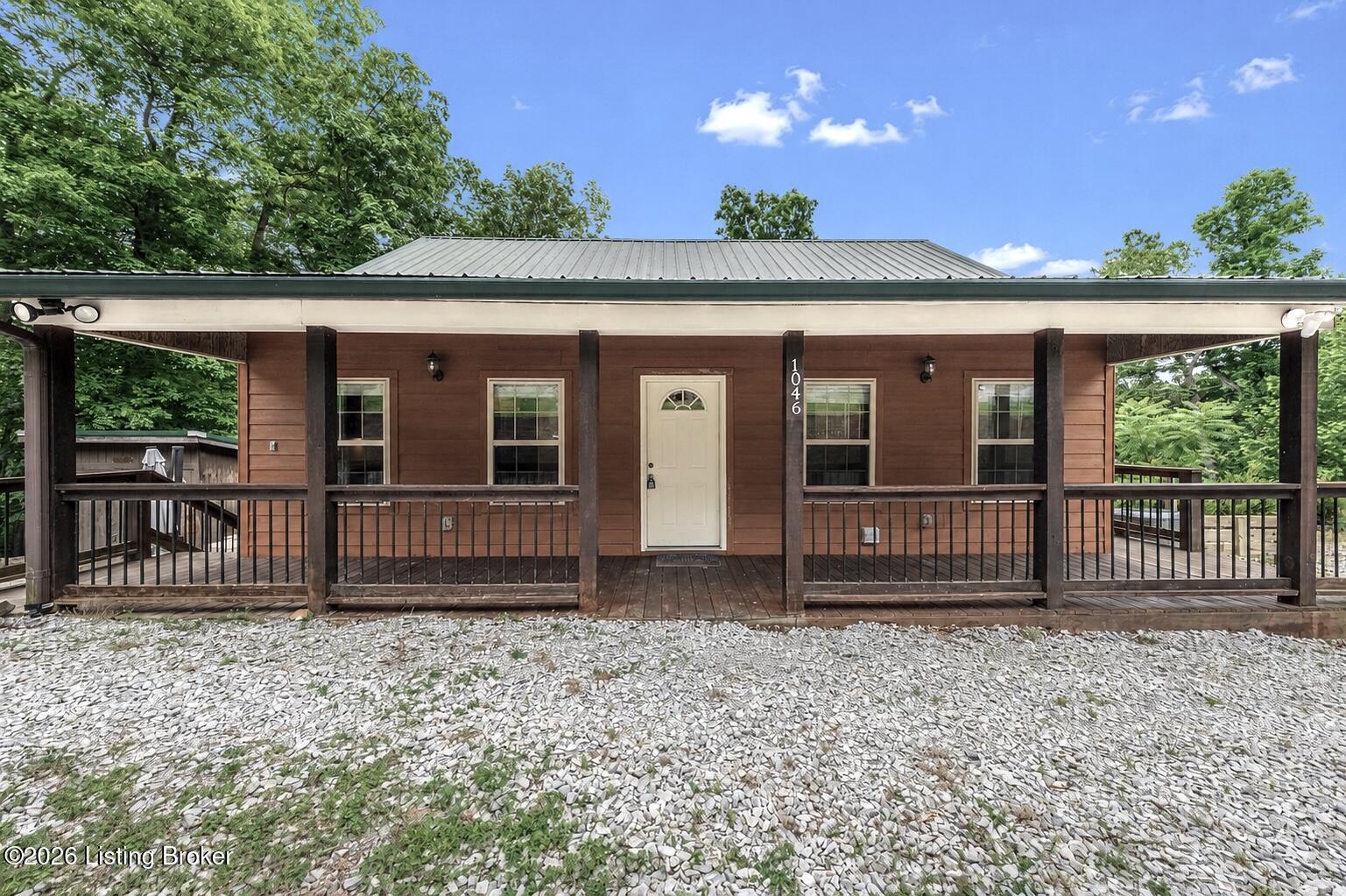 1046 Hickory Grove Rd Property Photo 4