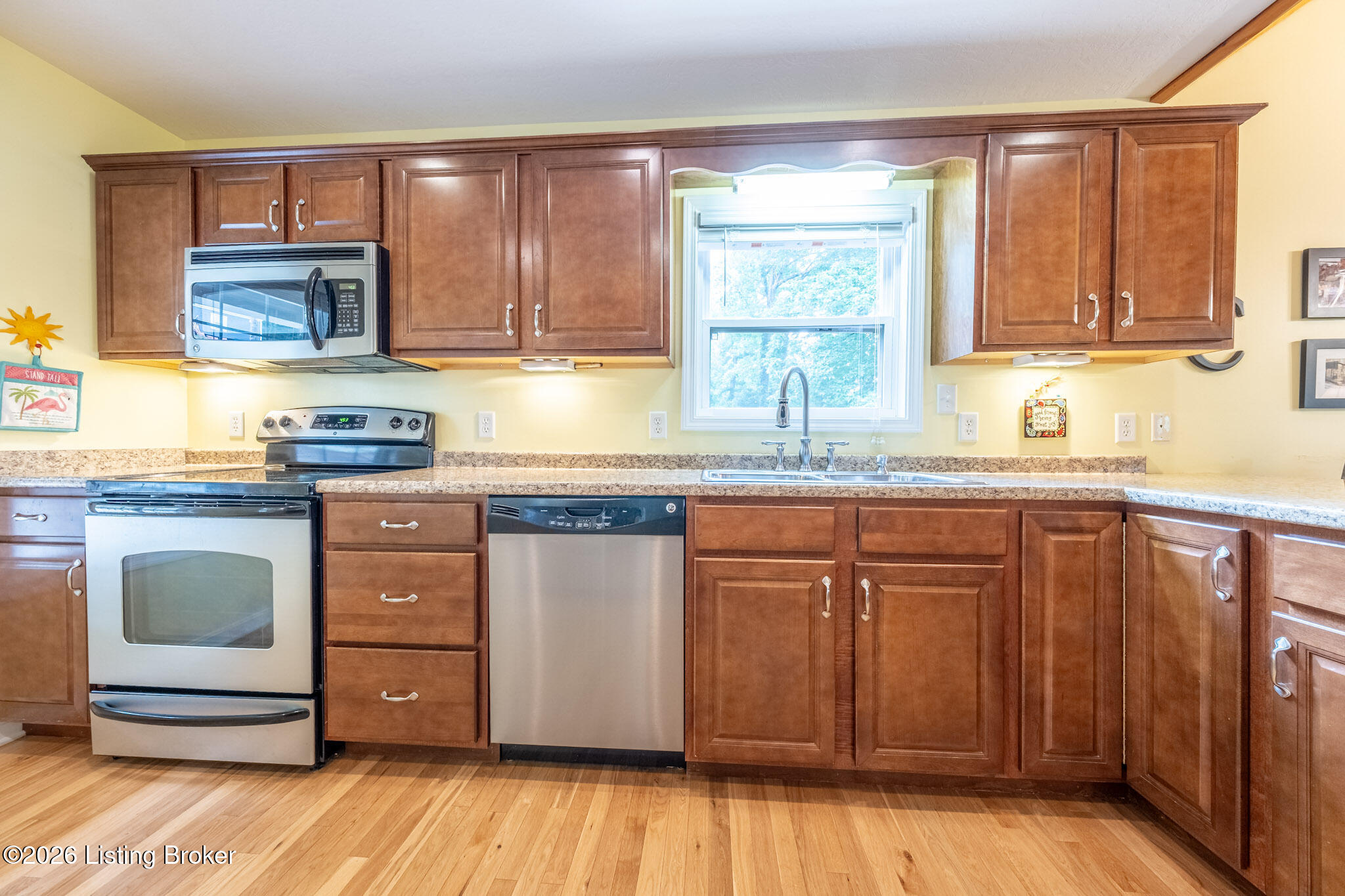 1046 Hickory Grove Rd Property Photo 13