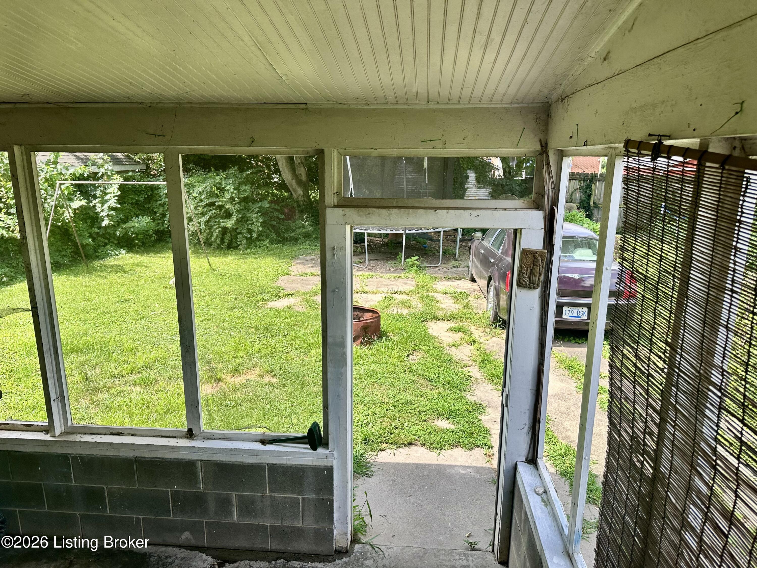 122 S Crestmoor Ave Property Photo 18
