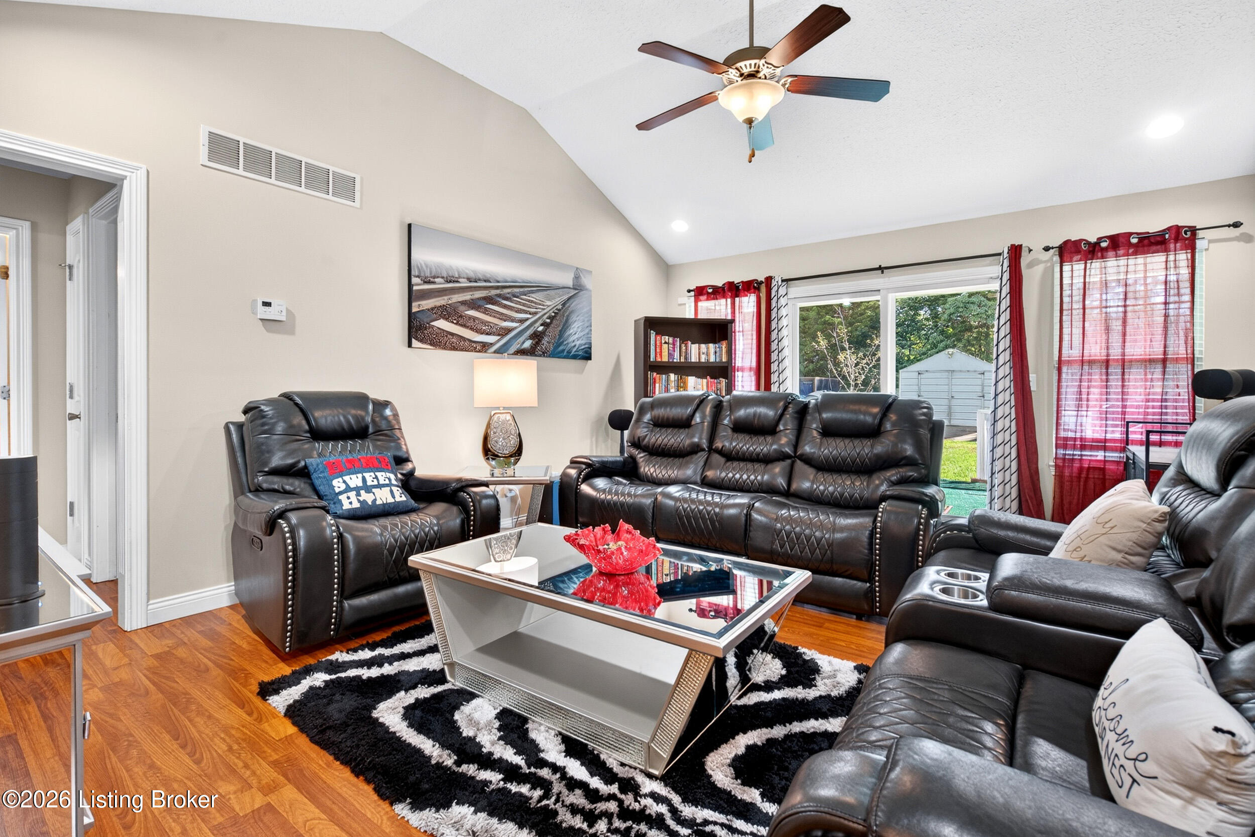 154 Wiltshire Ave Property Photo 4