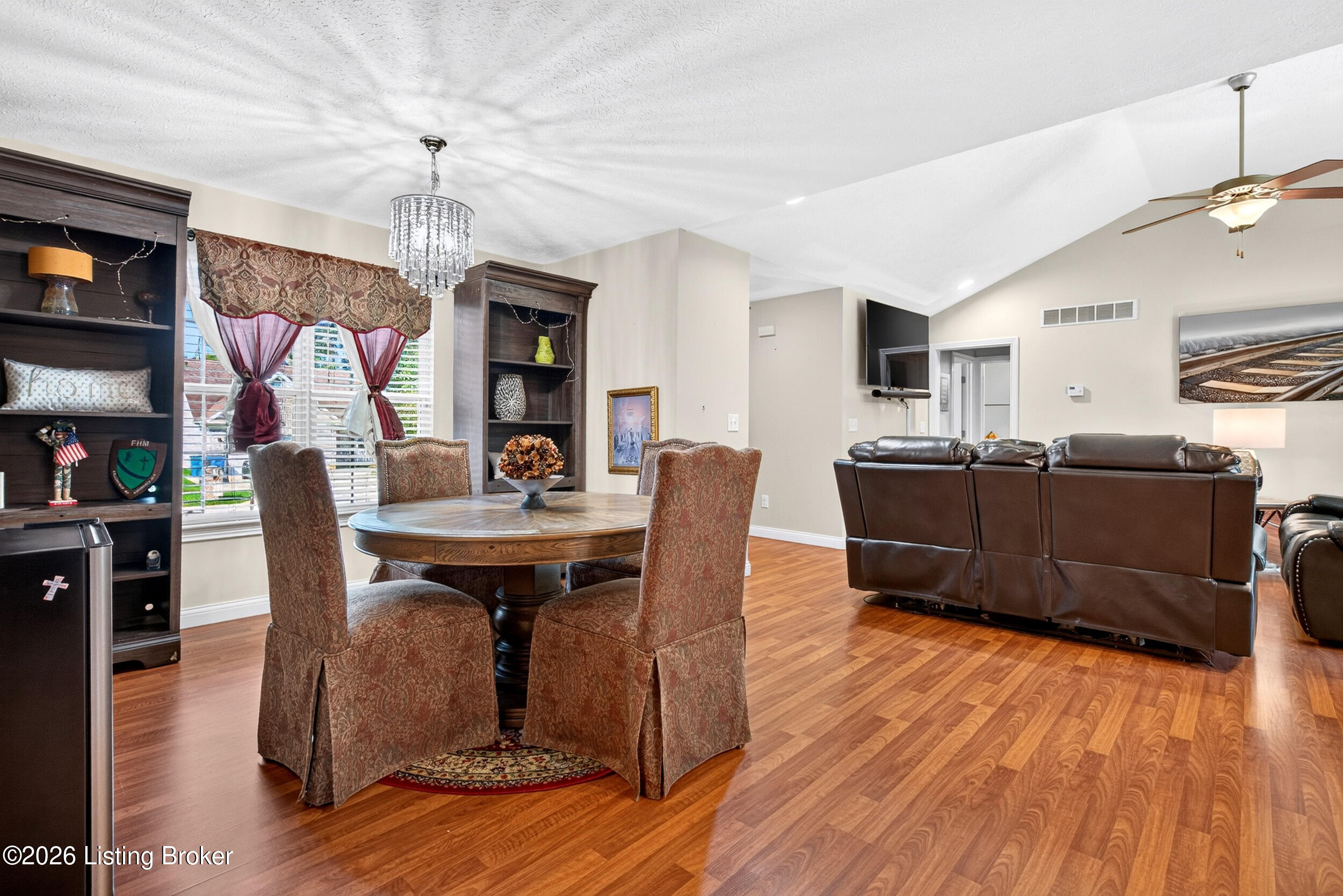 154 Wiltshire Ave Property Photo 8