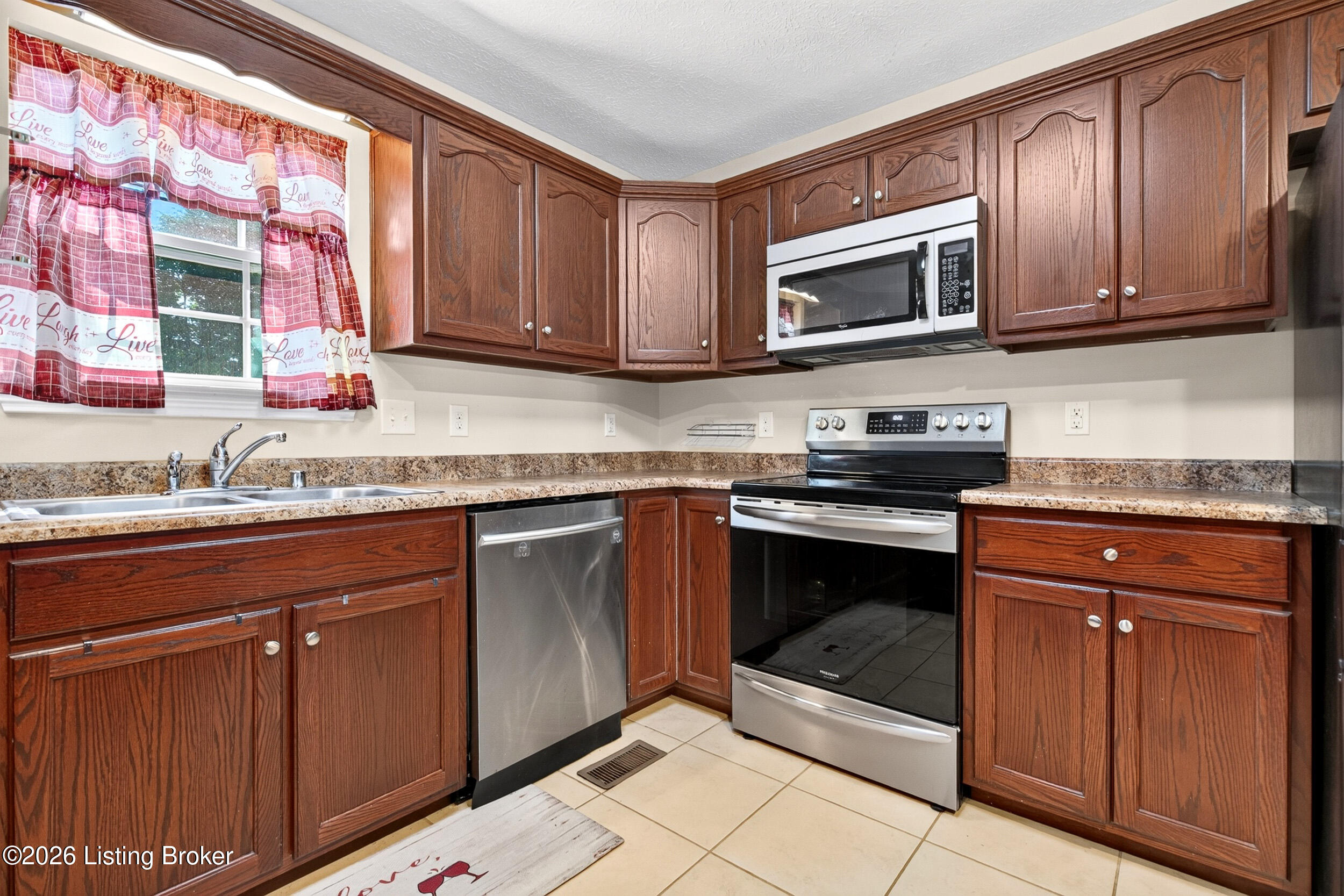 154 Wiltshire Ave Property Photo 10