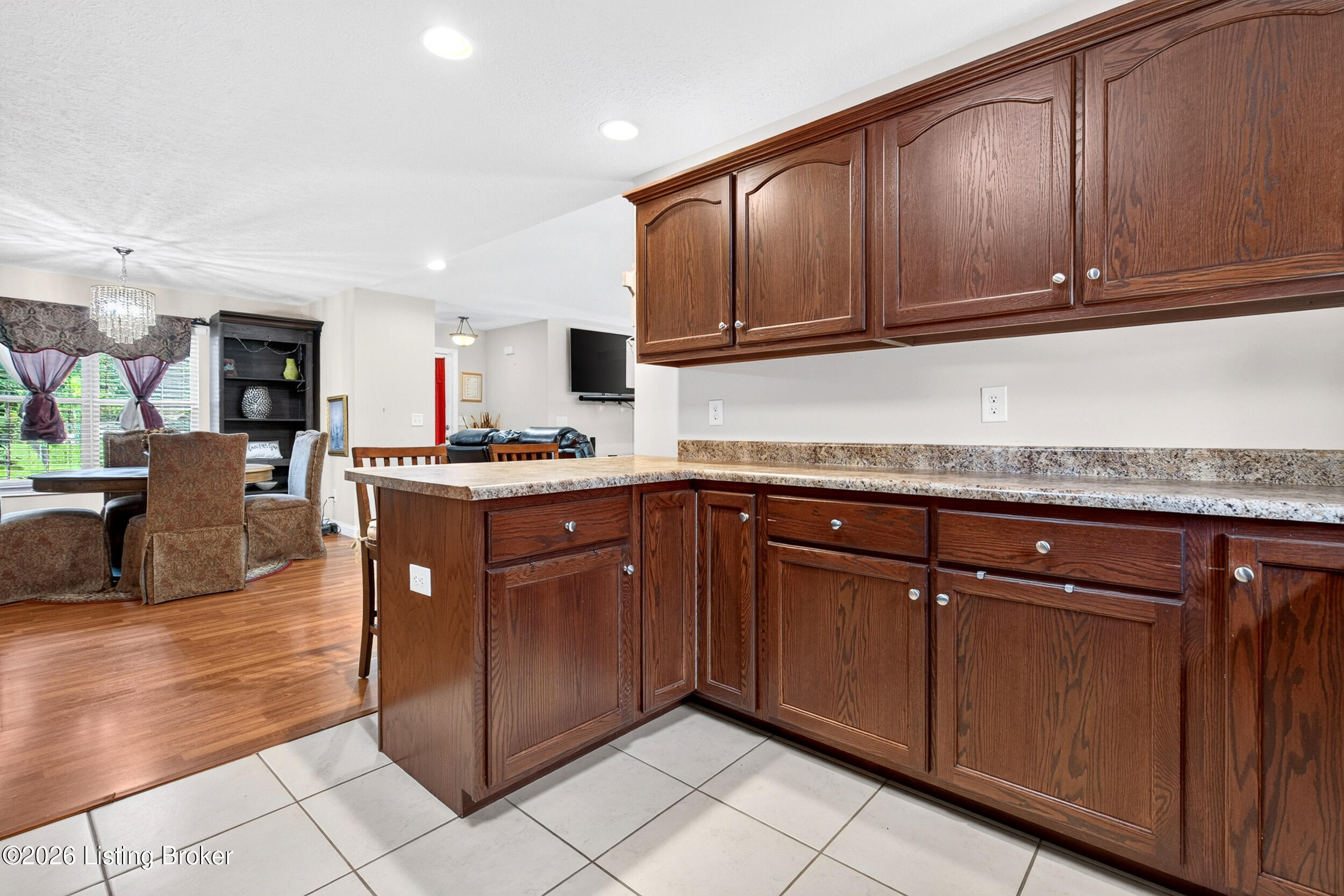 154 Wiltshire Ave Property Photo 12