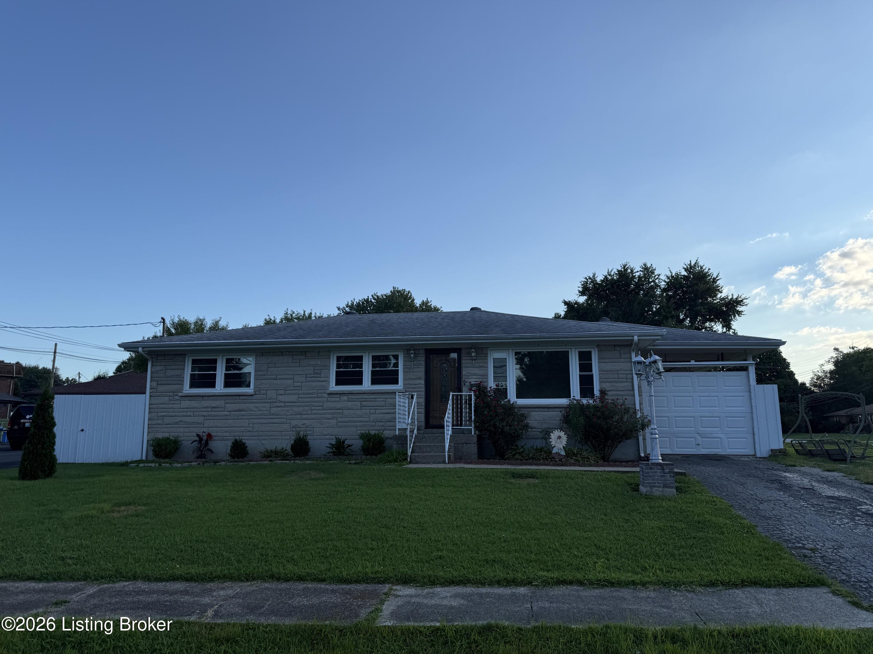 5400 Monaco Dr Property Photo 2