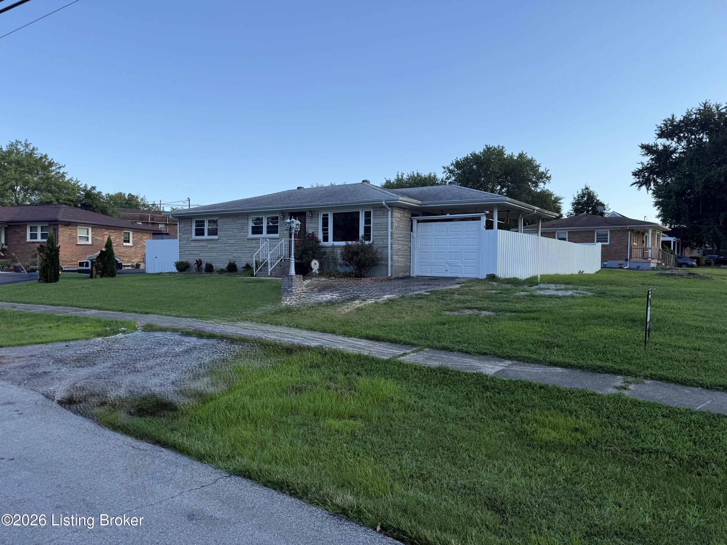 5400 Monaco Dr Property Photo 3