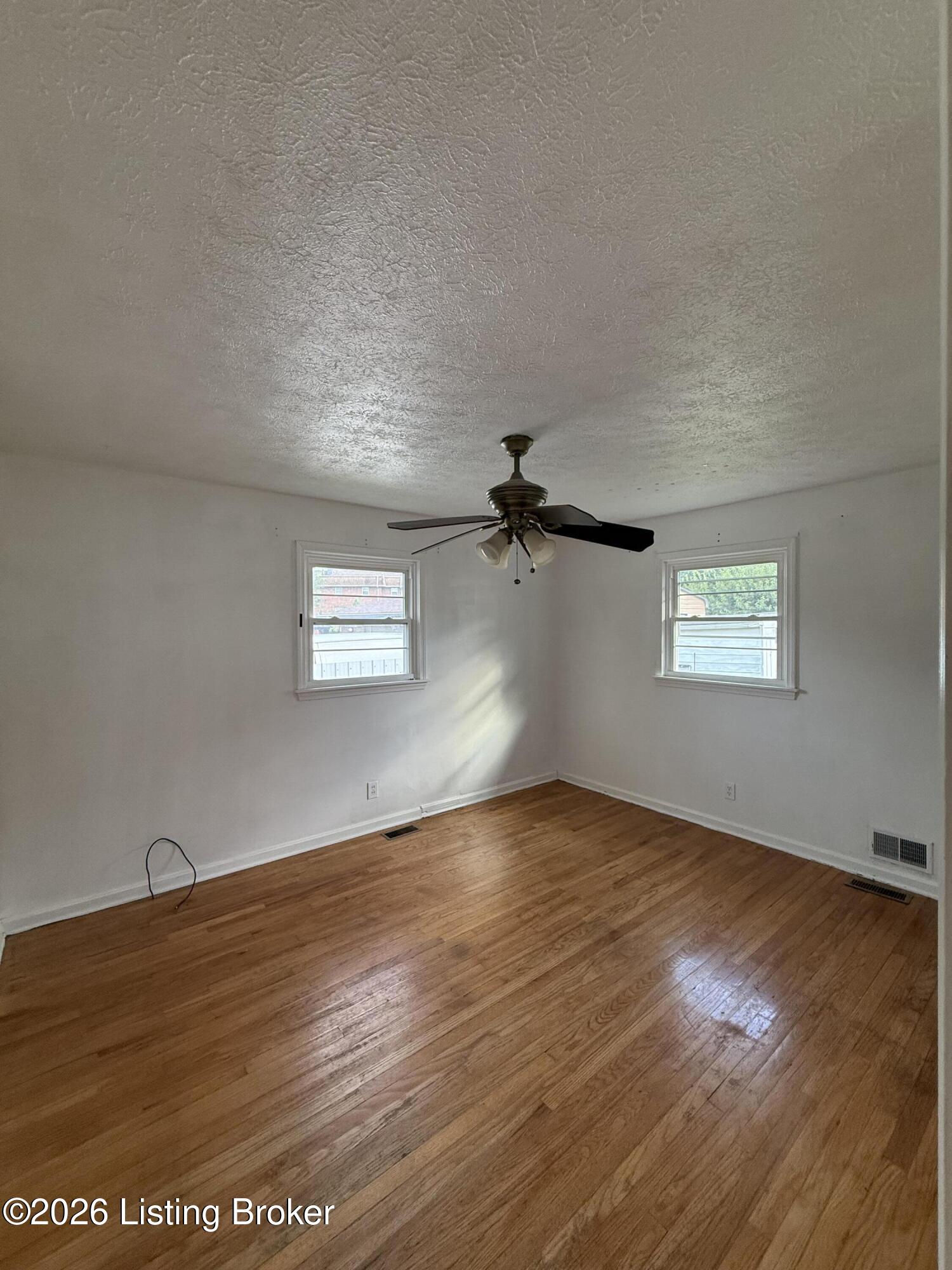 5400 Monaco Dr Property Photo 6