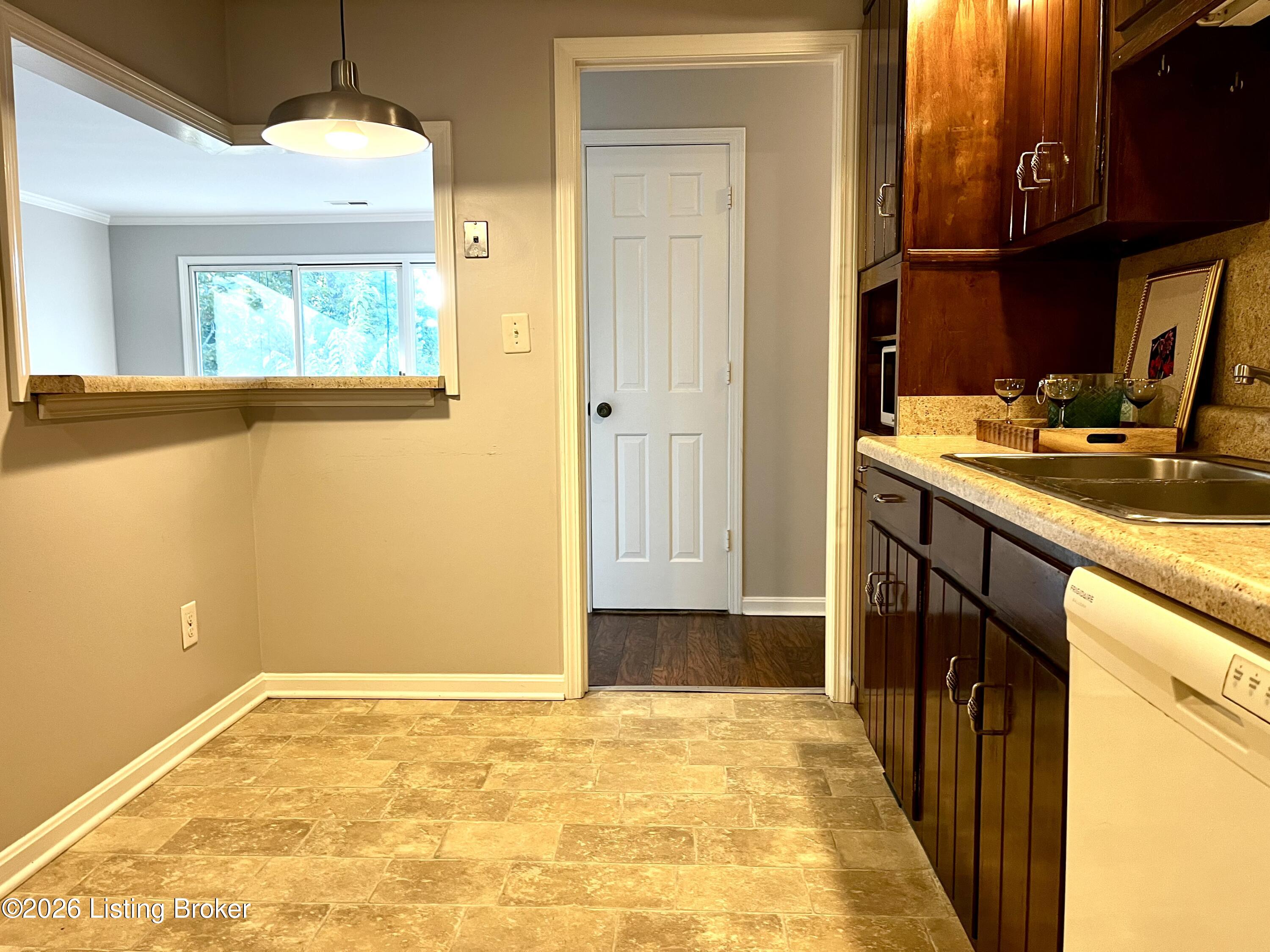 2845 Hikes Ln 206 Property Photo 5