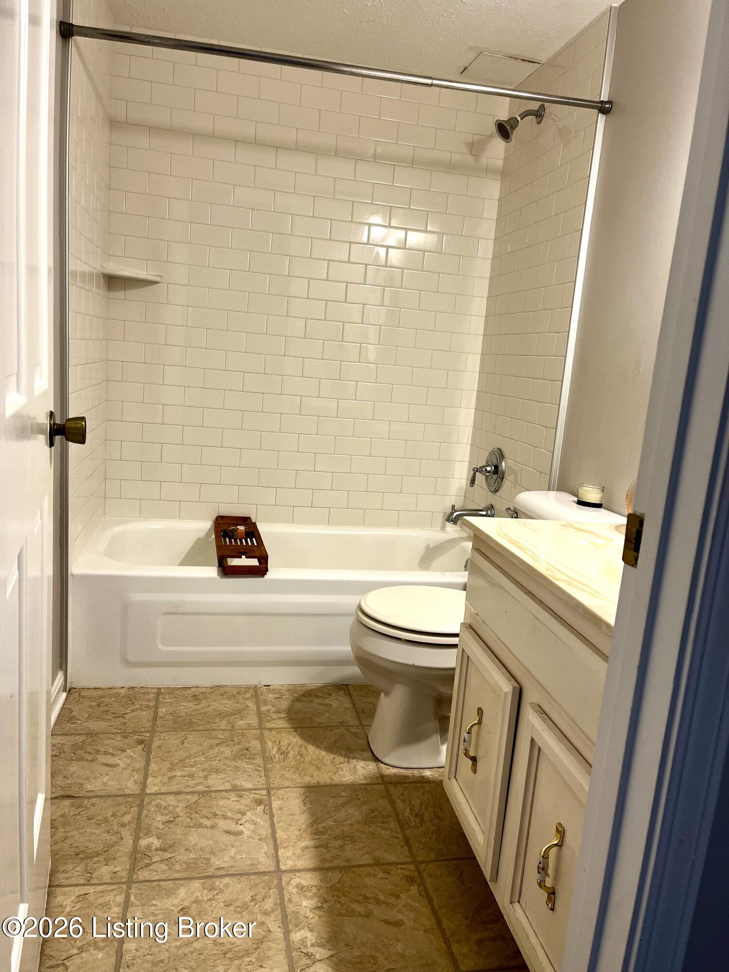 2845 Hikes Ln 206 Property Photo 15