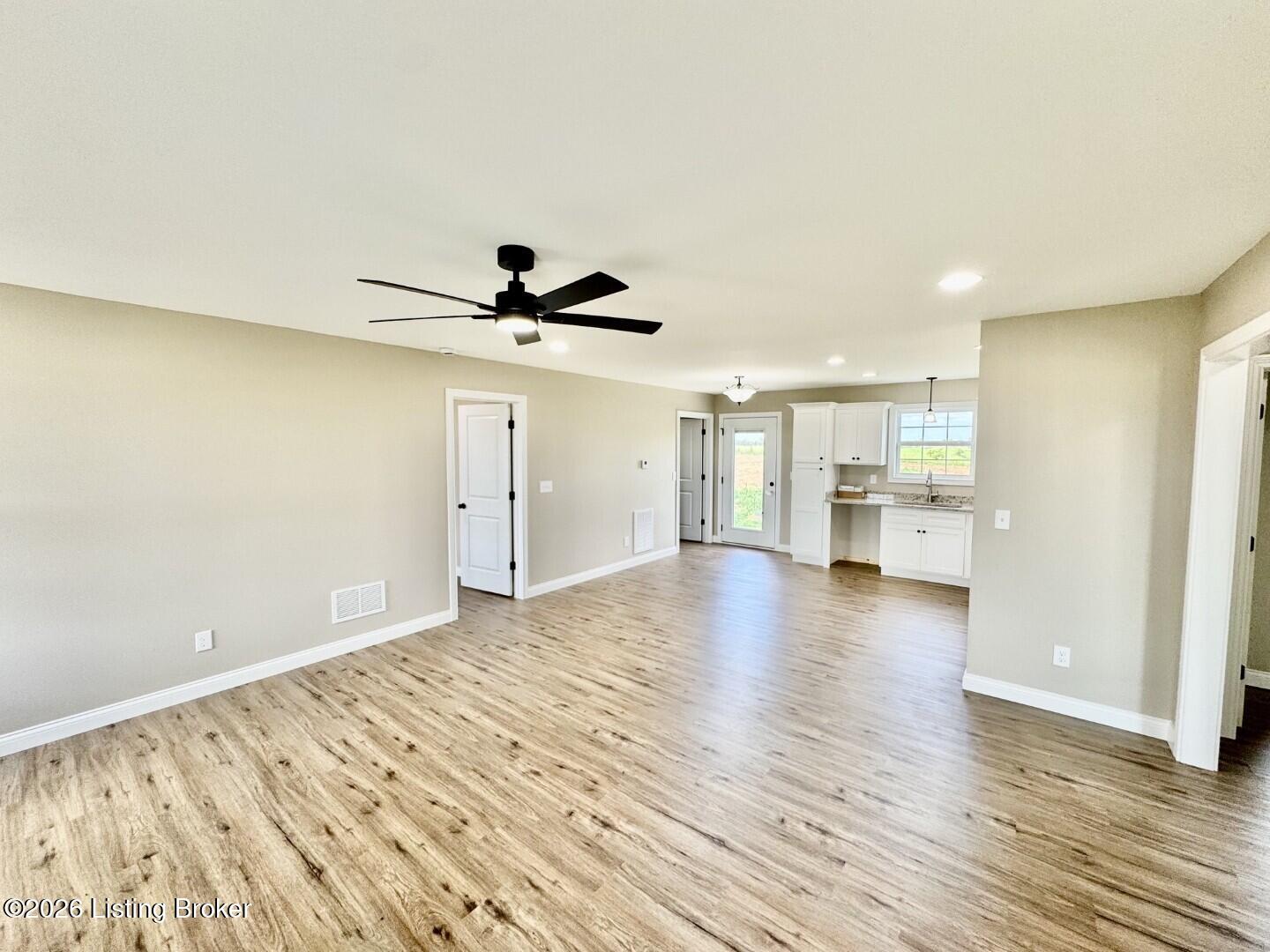 1634 Old Perryville Loop Property Photo 3