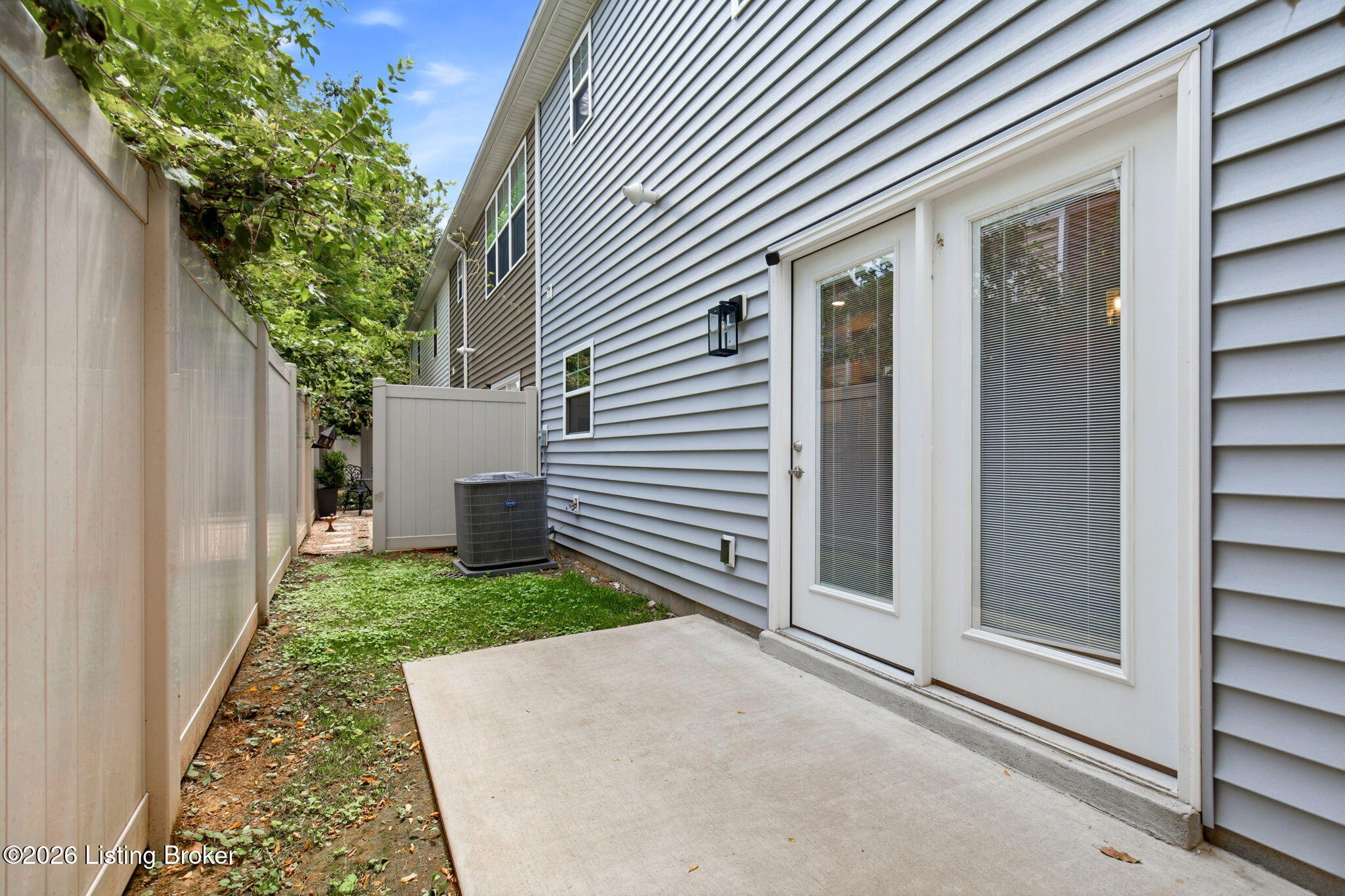 405 Railway Dr Property Photo 17