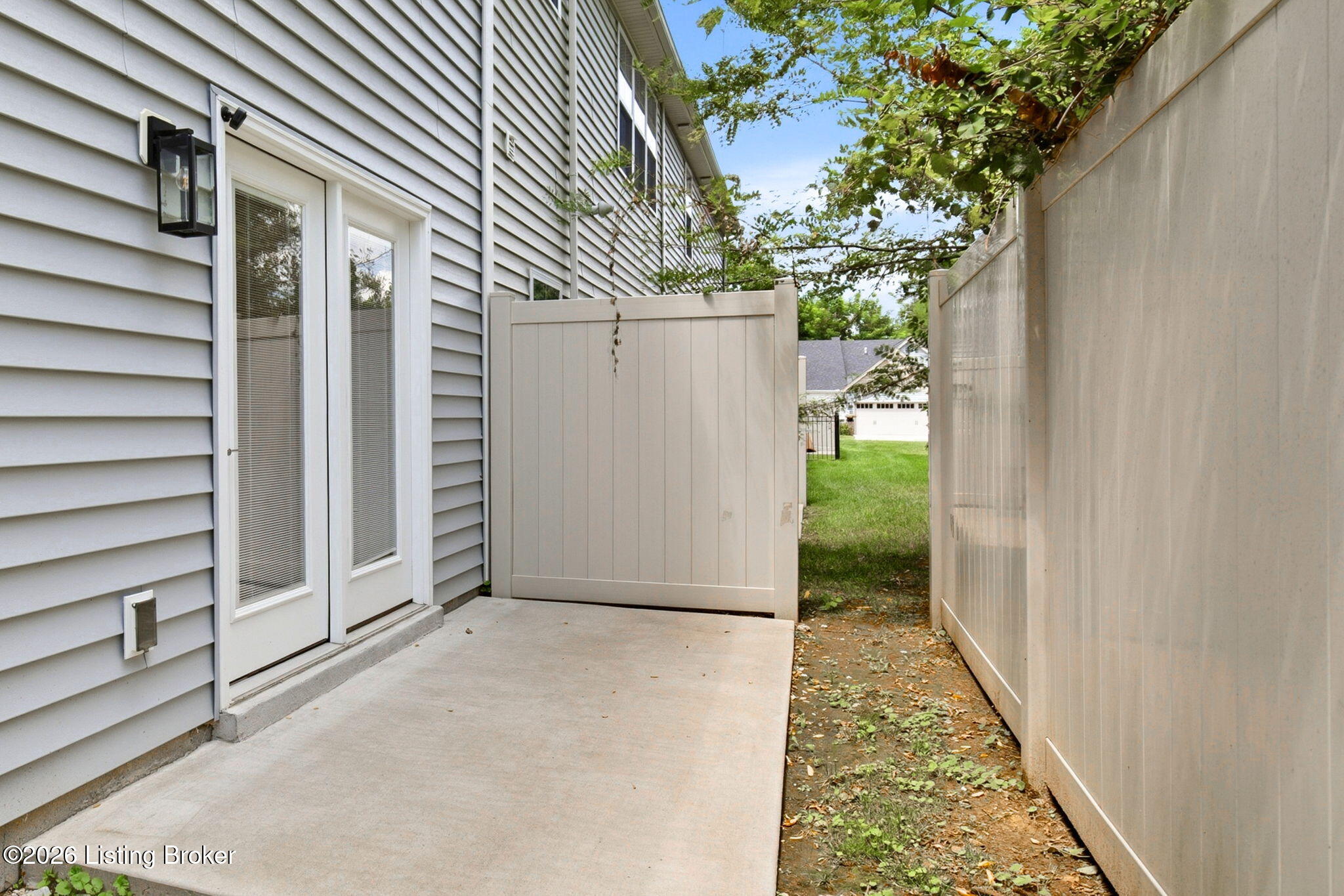 405 Railway Dr Property Photo 18