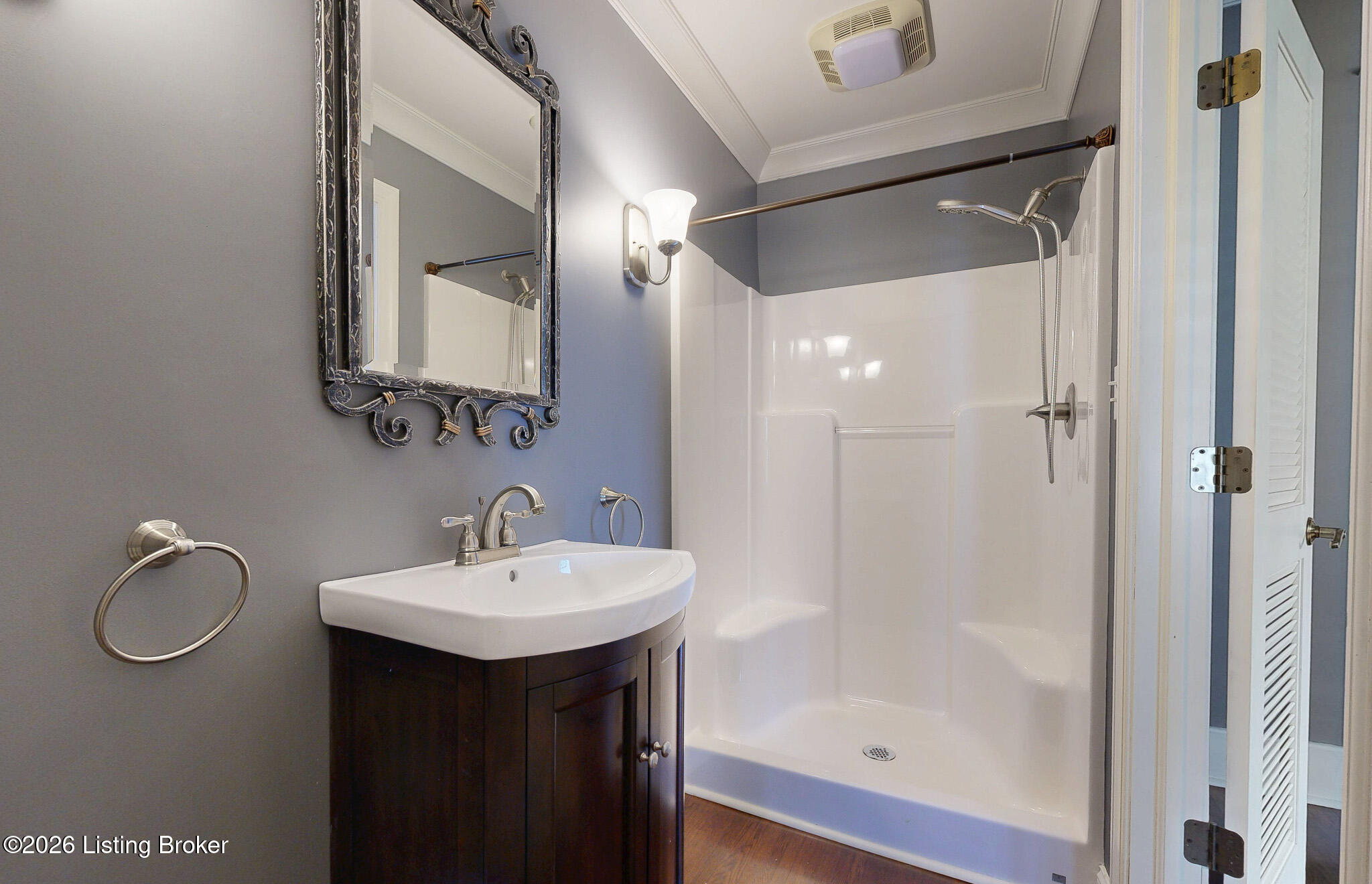 2117 Eastview Ave Property Photo 11