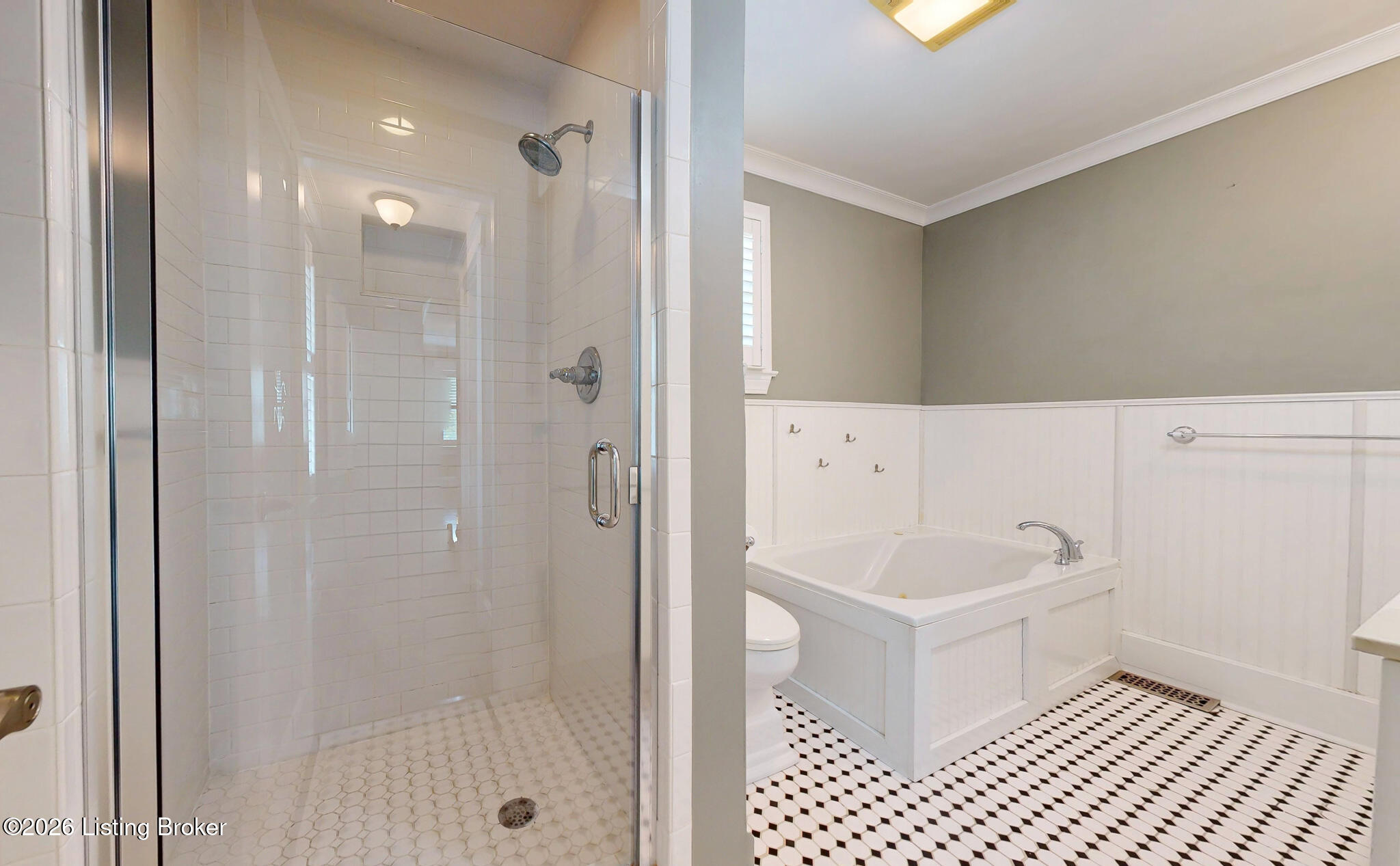 2117 Eastview Ave Property Photo 37