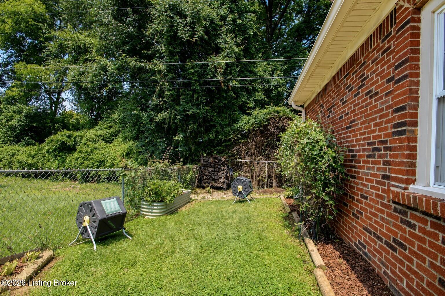 2117 Eastview Ave Property Photo 61