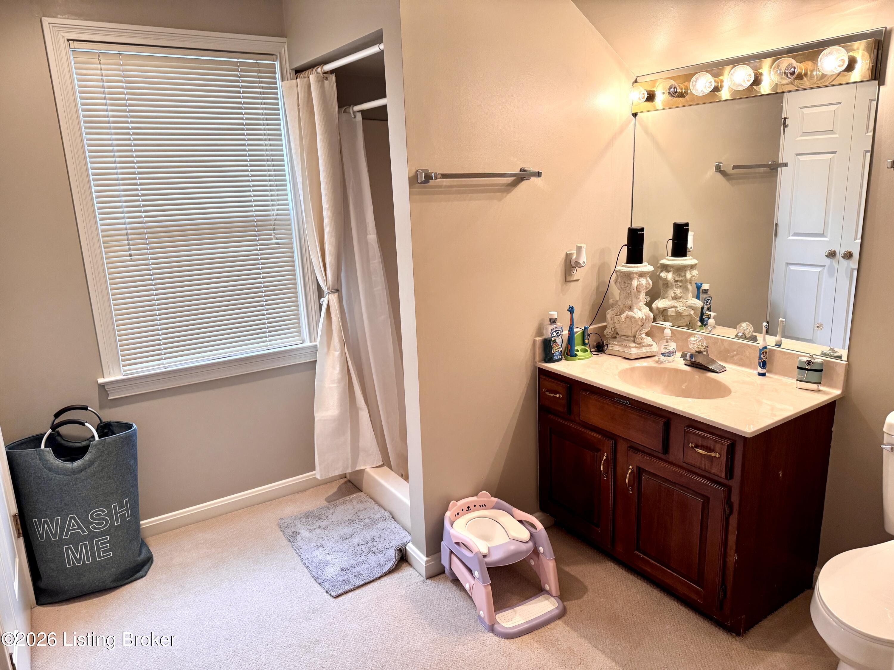 813 Andover Village Dr Property Photo 33