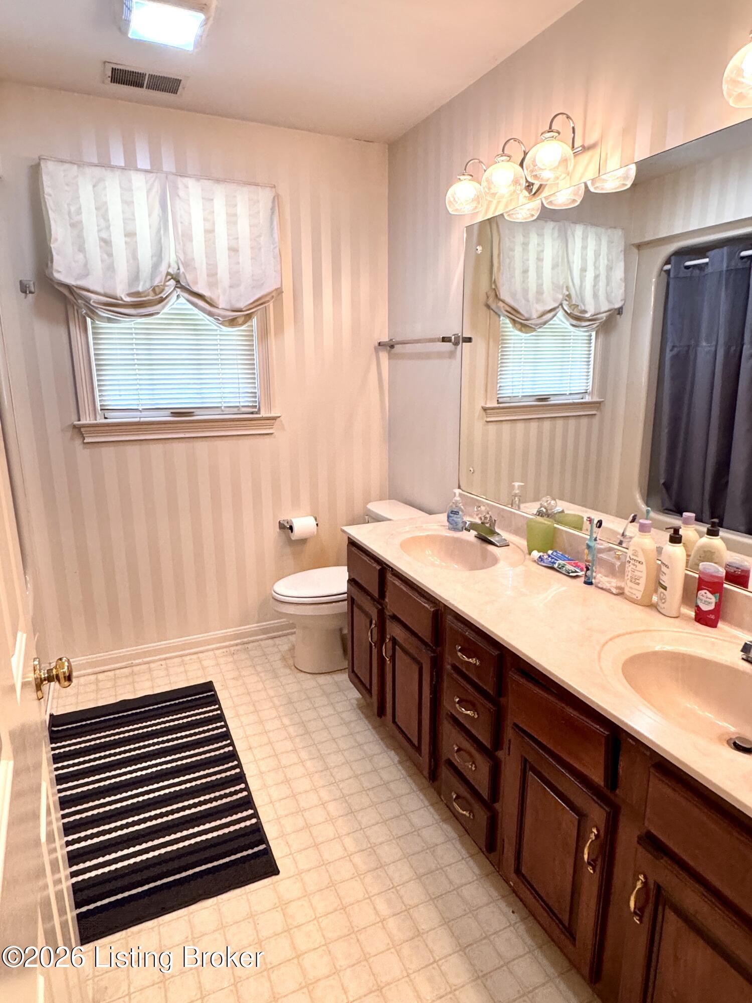 813 Andover Village Dr Property Photo 41