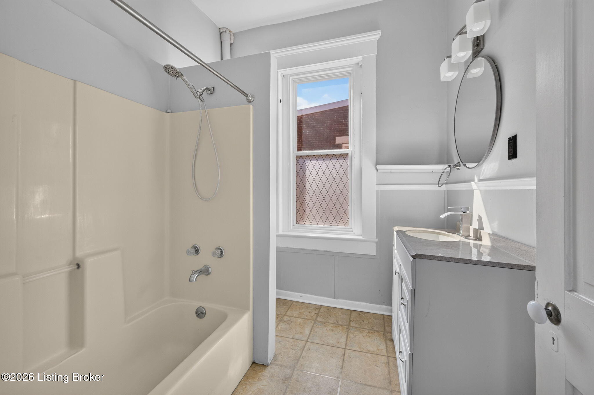 1033 S Brook St Property Photo 16