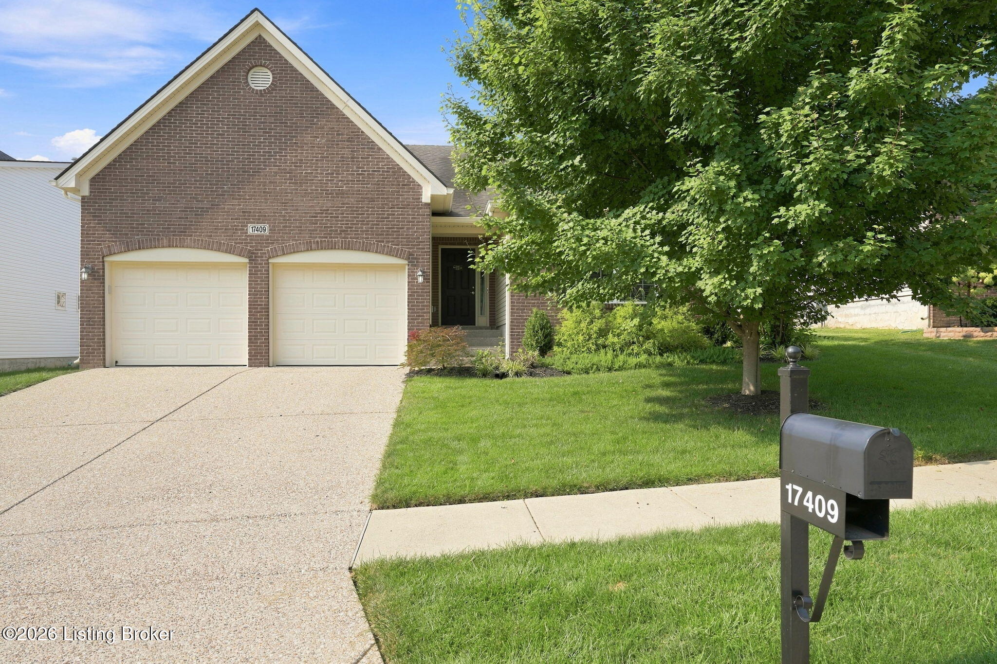 17409 Westbury Dr Property Photo 1