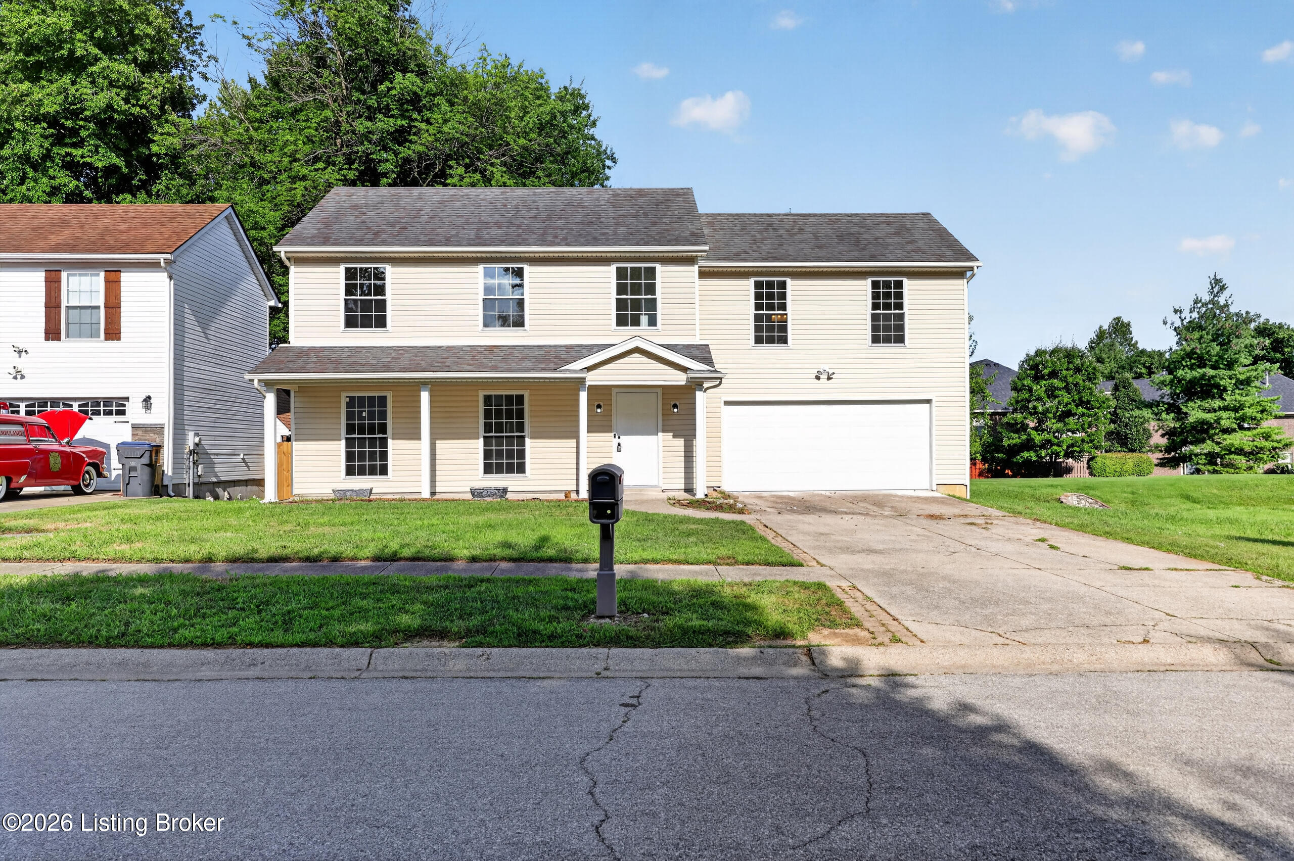 8113 Apple Valley Dr Property Photo 2