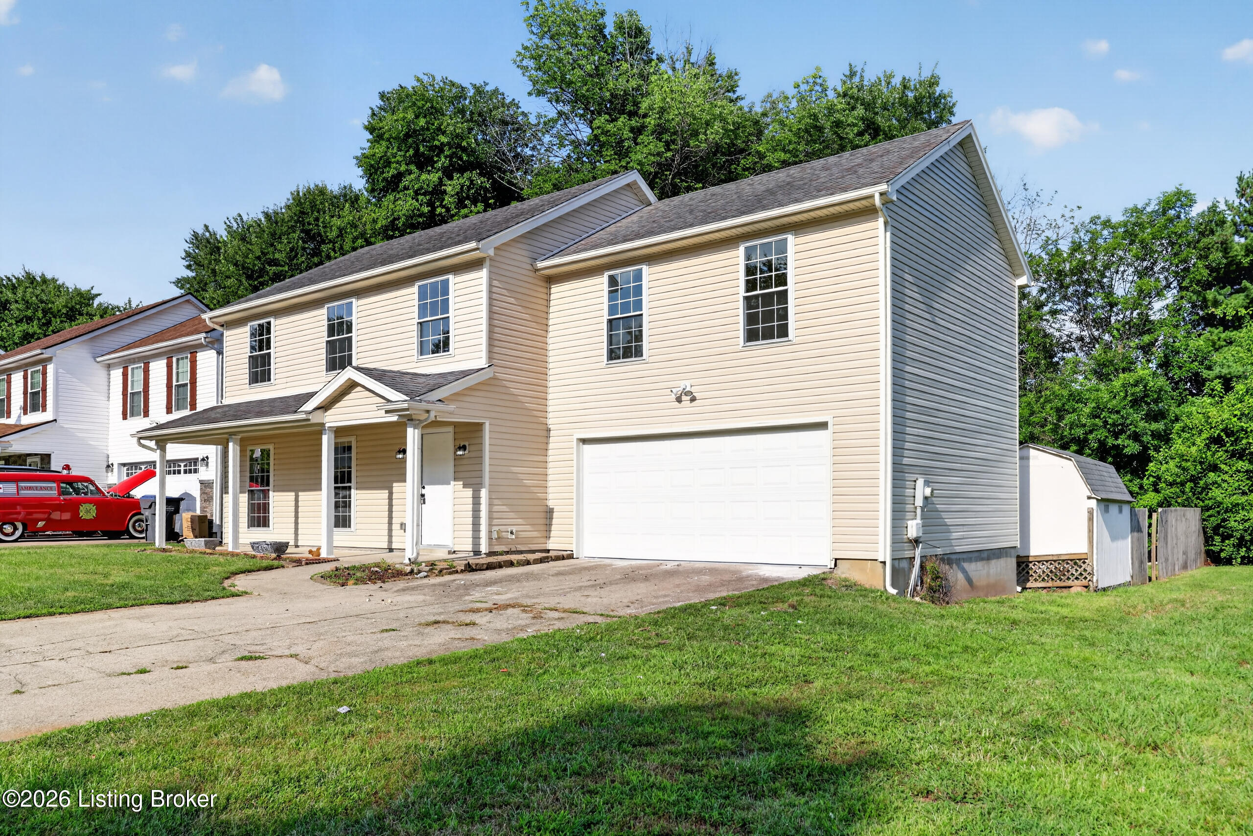 8113 Apple Valley Dr Property Photo 3