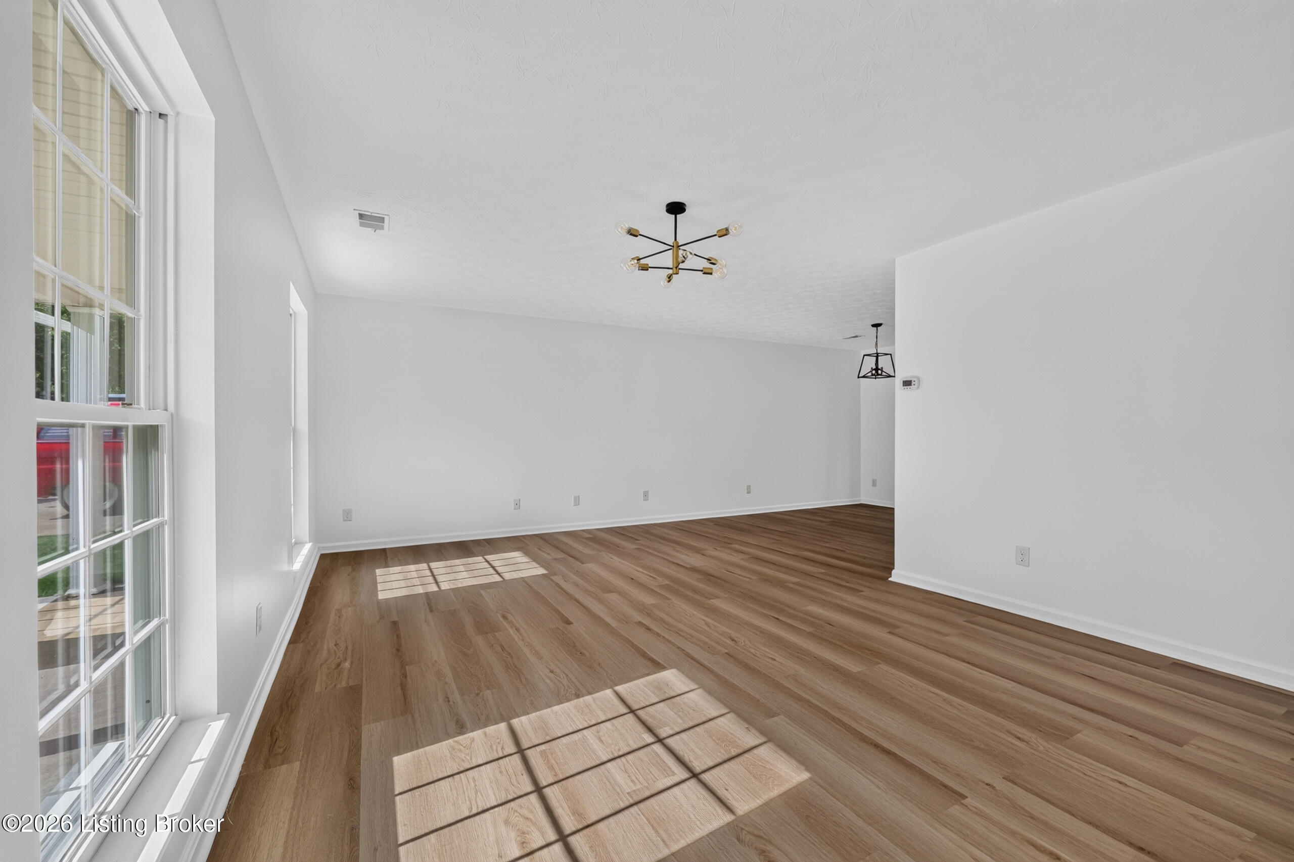 8113 Apple Valley Dr Property Photo 7