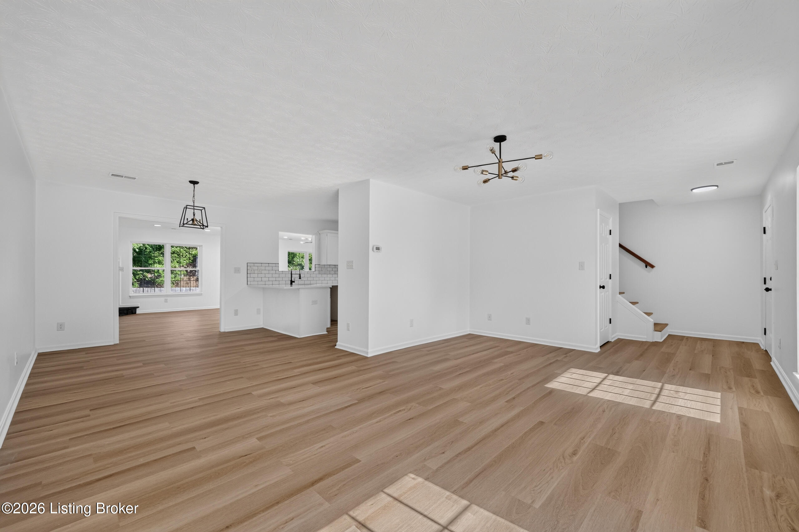 8113 Apple Valley Dr Property Photo 11