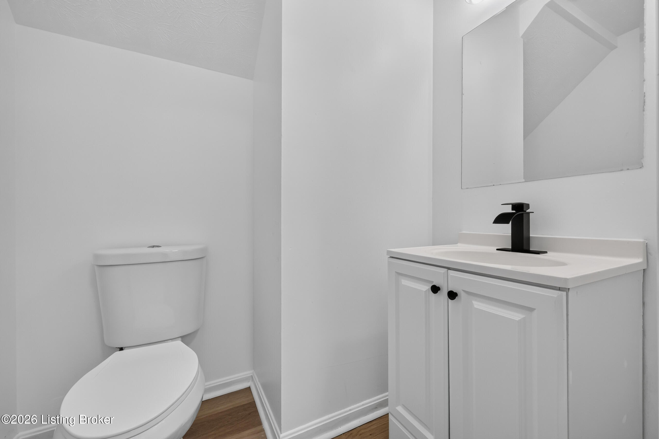 8113 Apple Valley Dr Property Photo 20
