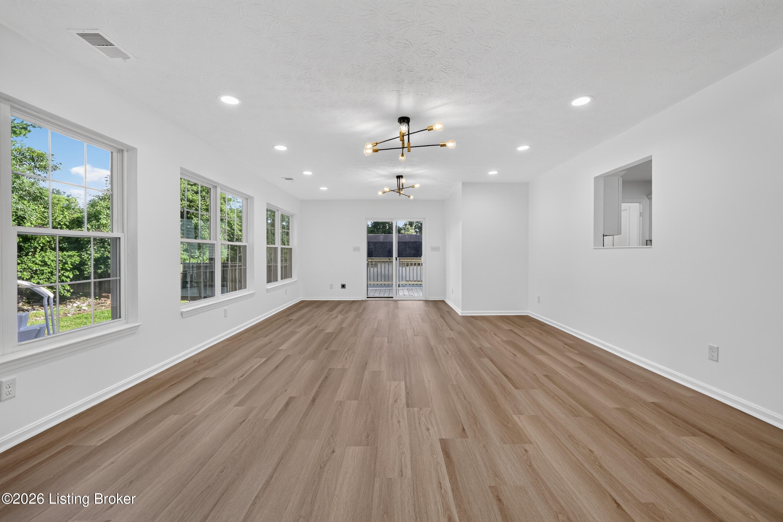 8113 Apple Valley Dr Property Photo 24